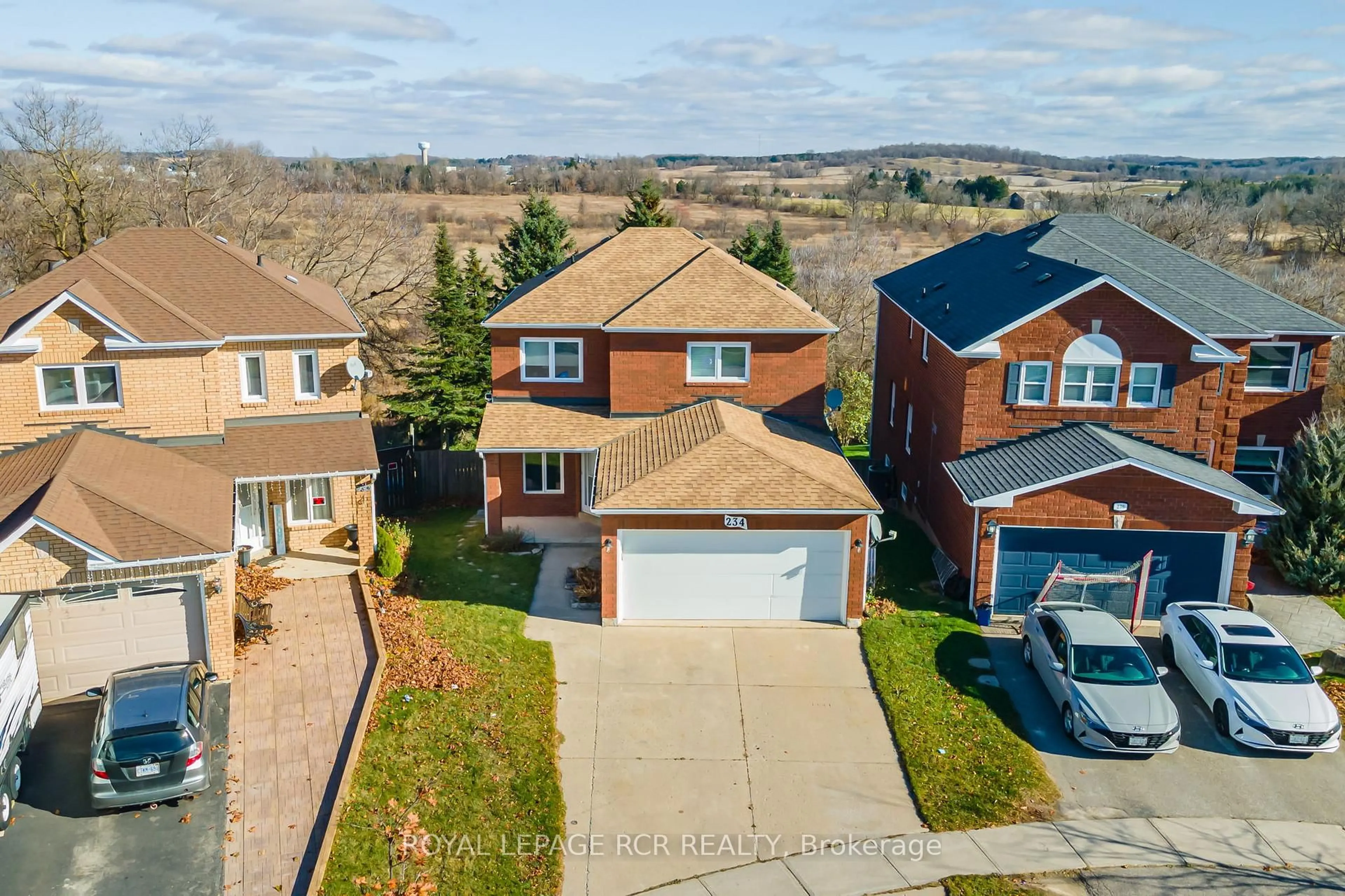 A pic from outside/outdoor area/front of a property/back of a property/a pic from drone, street for 234 Howard Cres, Orangeville Ontario L9W 4W6