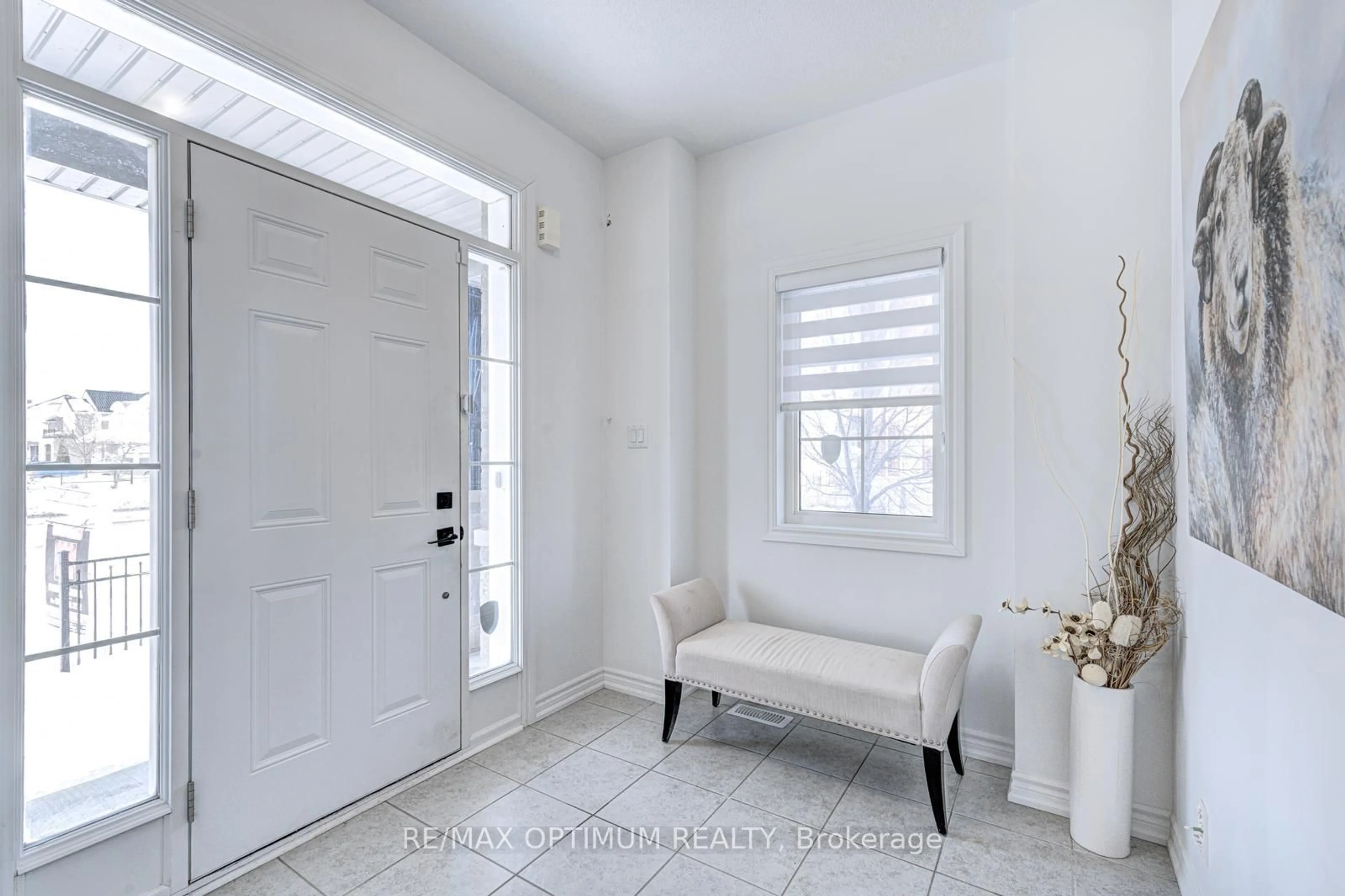 Indoor entryway for 2 Pomarine Way, Brampton Ontario L6X 0E4