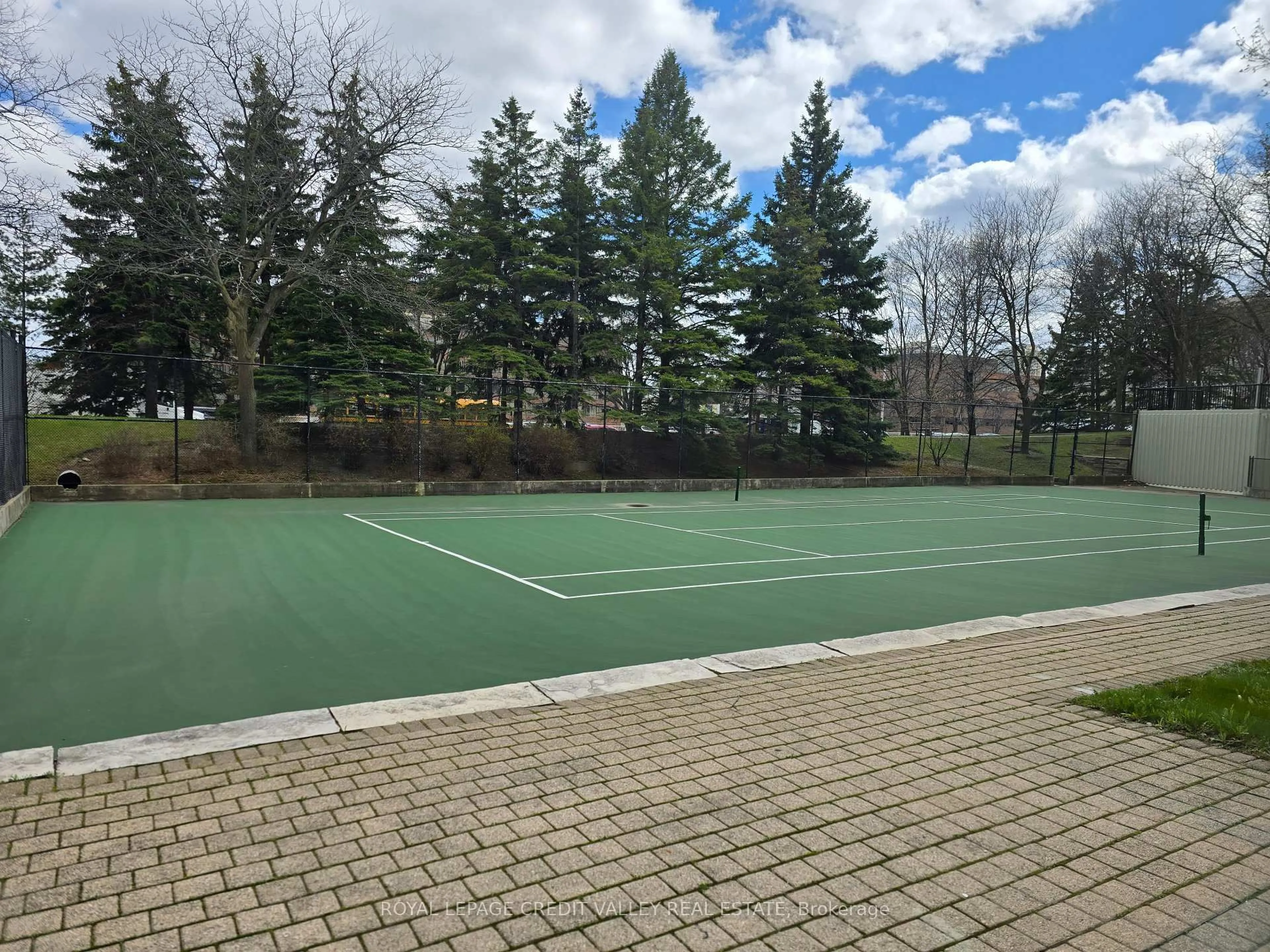 Patio, street for 24 Hanover Rd #2101, Brampton Ontario L6S 5K8