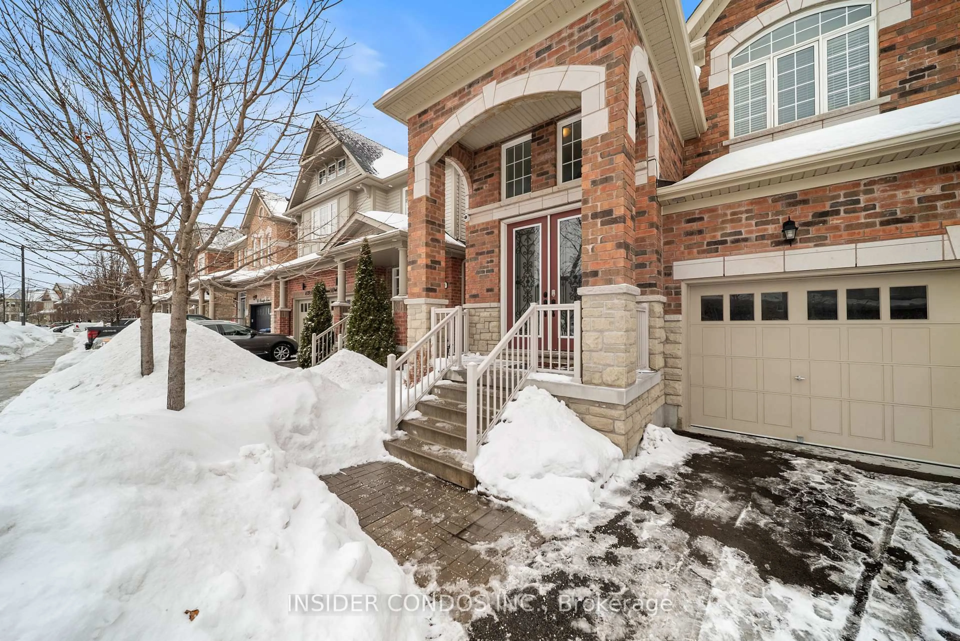 Home with brick exterior material, street for 185 Bonnieglen Farm Blvd, Caledon Ontario L6P 1K7