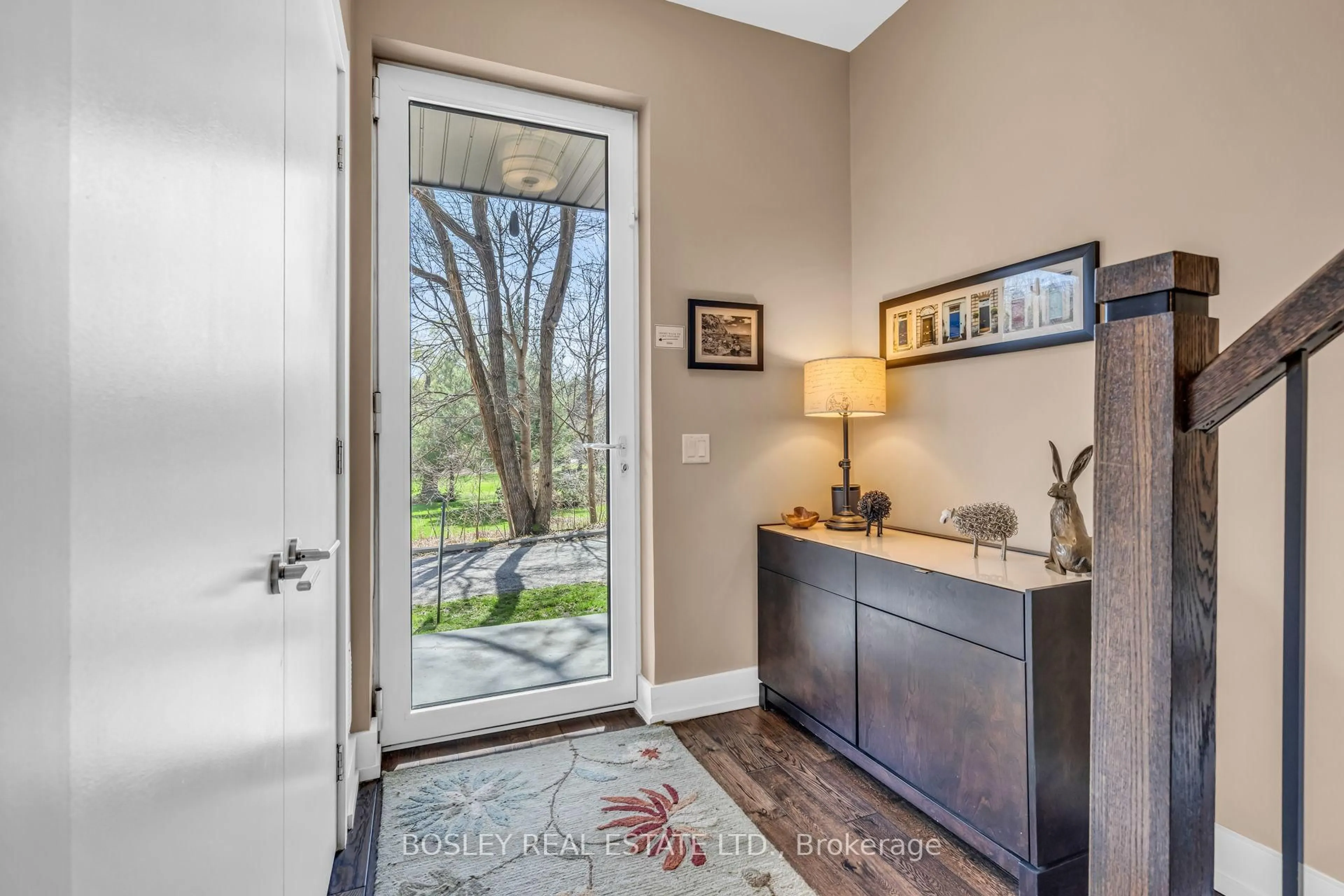 Indoor entryway for 29 Godfrey's Lane, Mississauga Ontario L5H 2T1