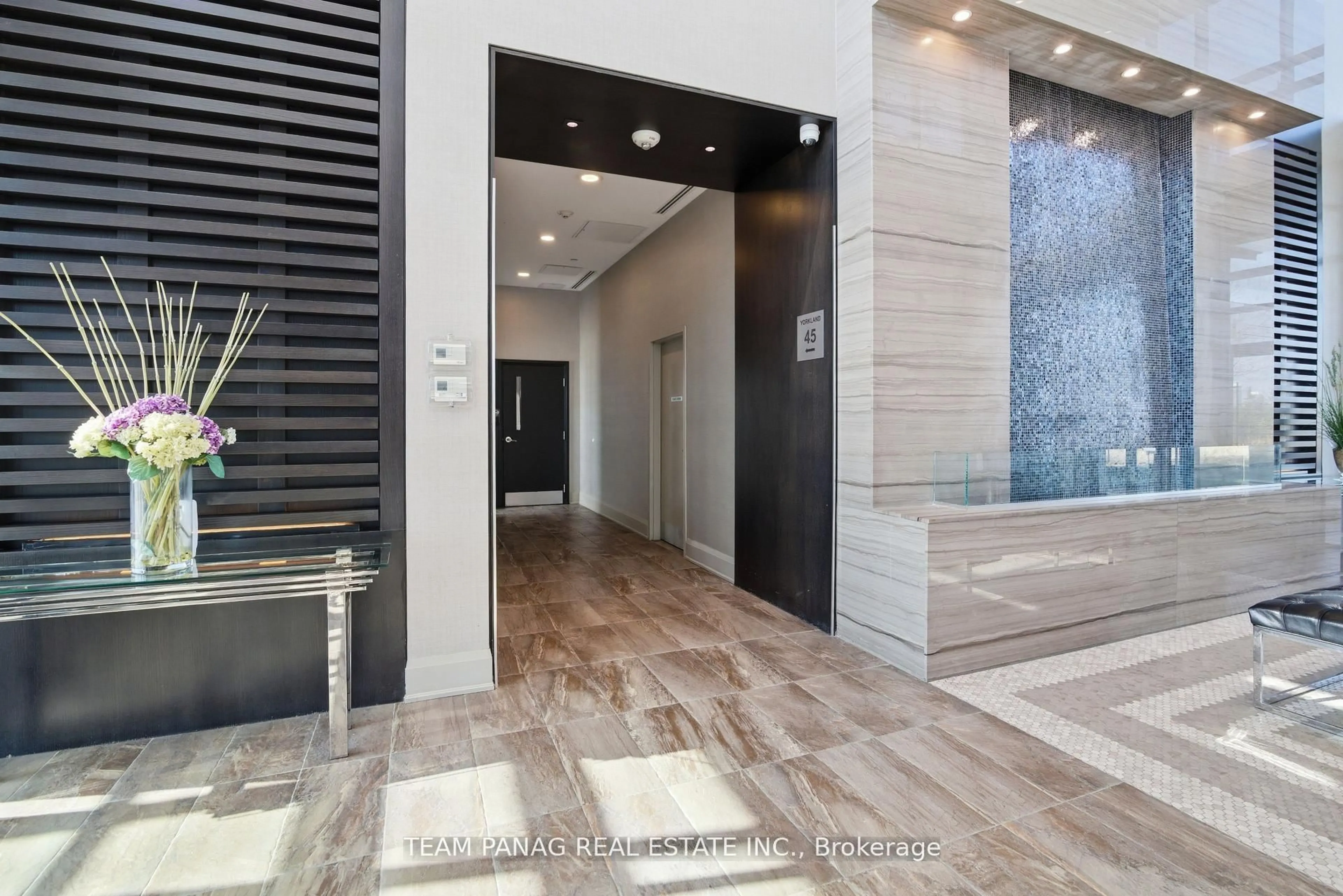 Indoor foyer for 45 Yorkland Blvd #209, Brampton Ontario L6P 4B4