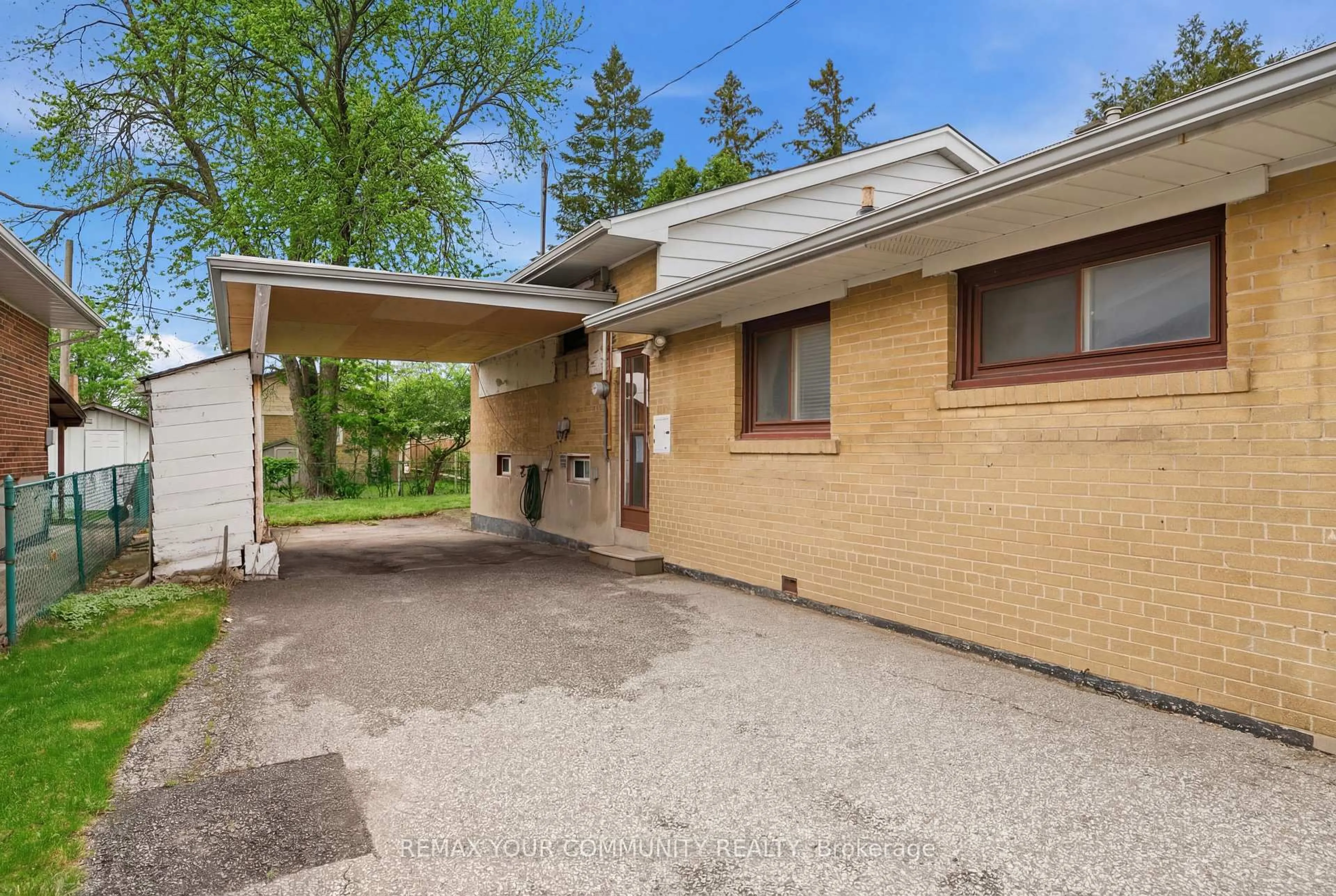 Patio, street for 25 Fordwich Cres, Toronto Ontario M9W 2T3