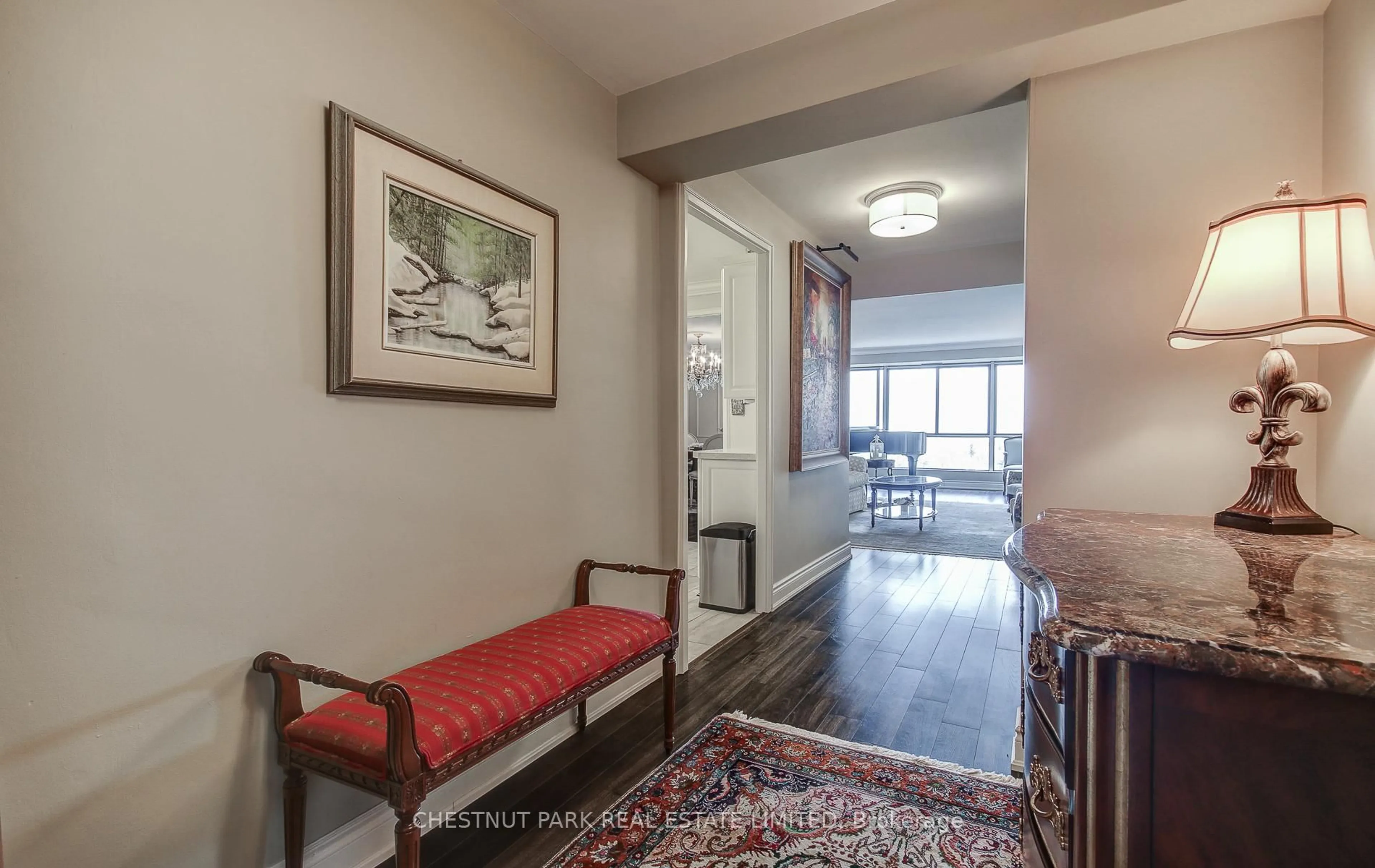 Indoor foyer for 1400 Dixie Rd #1410, Mississauga Ontario L5E 3E1