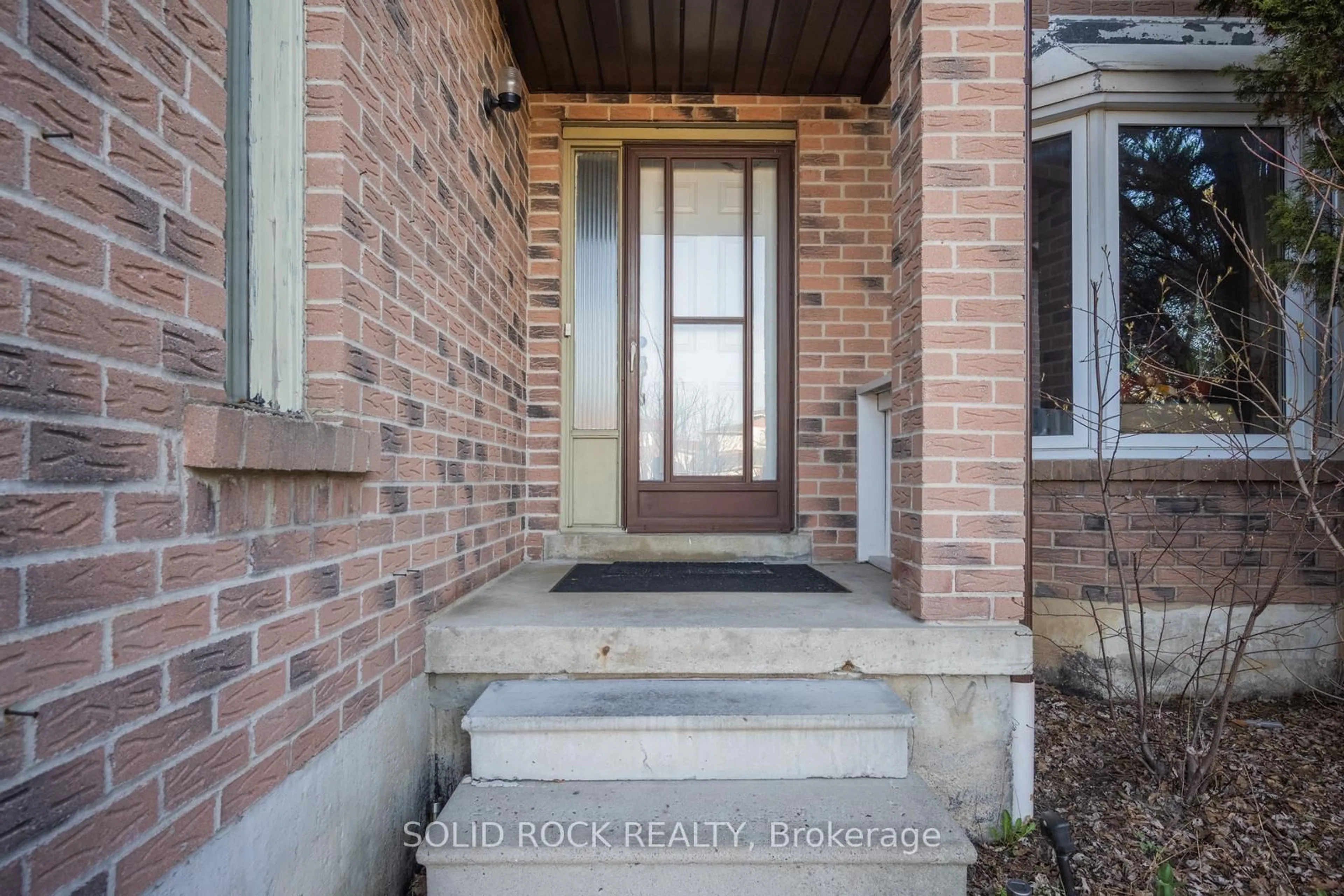 Unknown for 1335 Quinpool Crt, Mississauga Ontario L5C 4J3