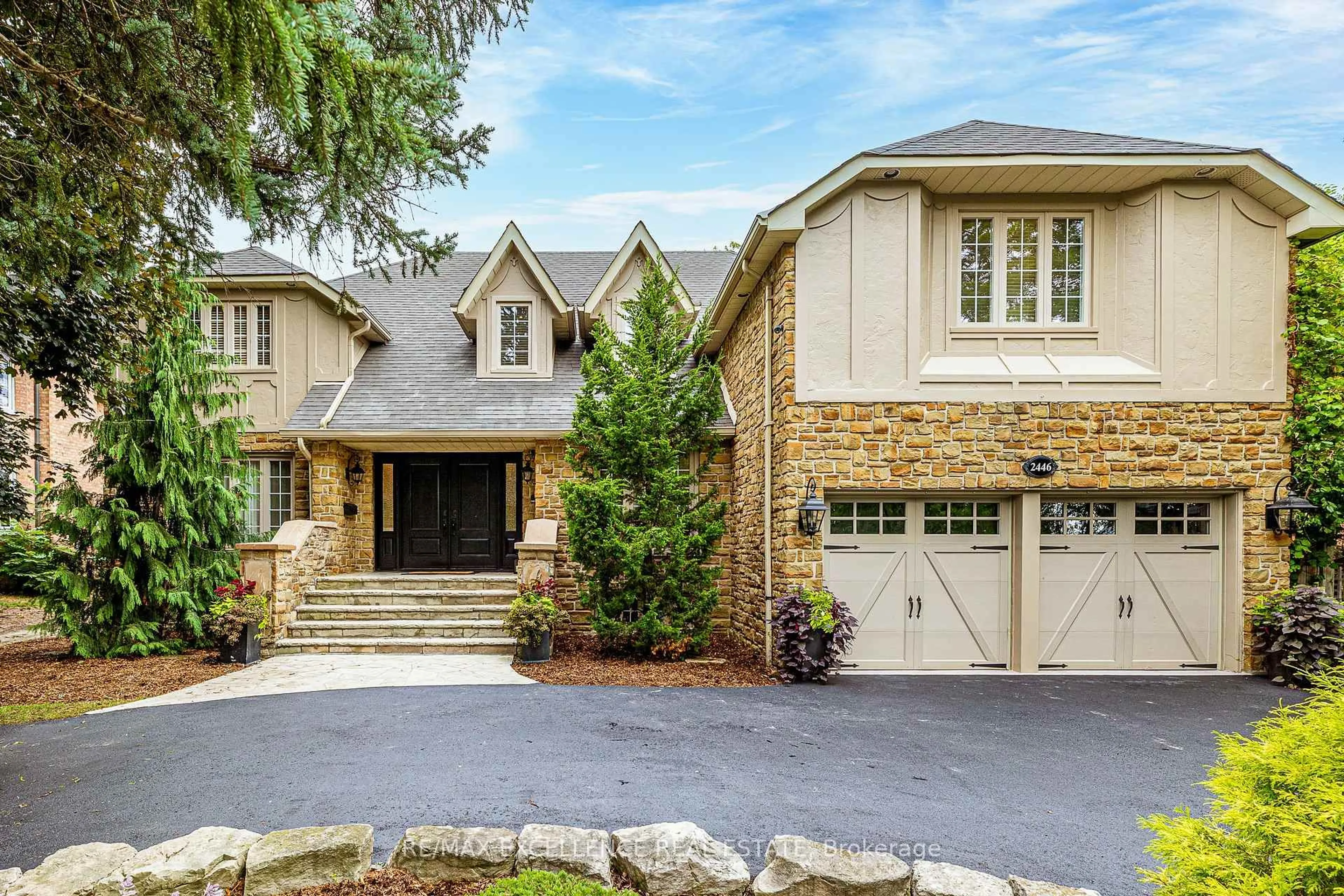 Home with brick exterior material, street for 2446 Hammond Rd, Mississauga Ontario L5K 1T2