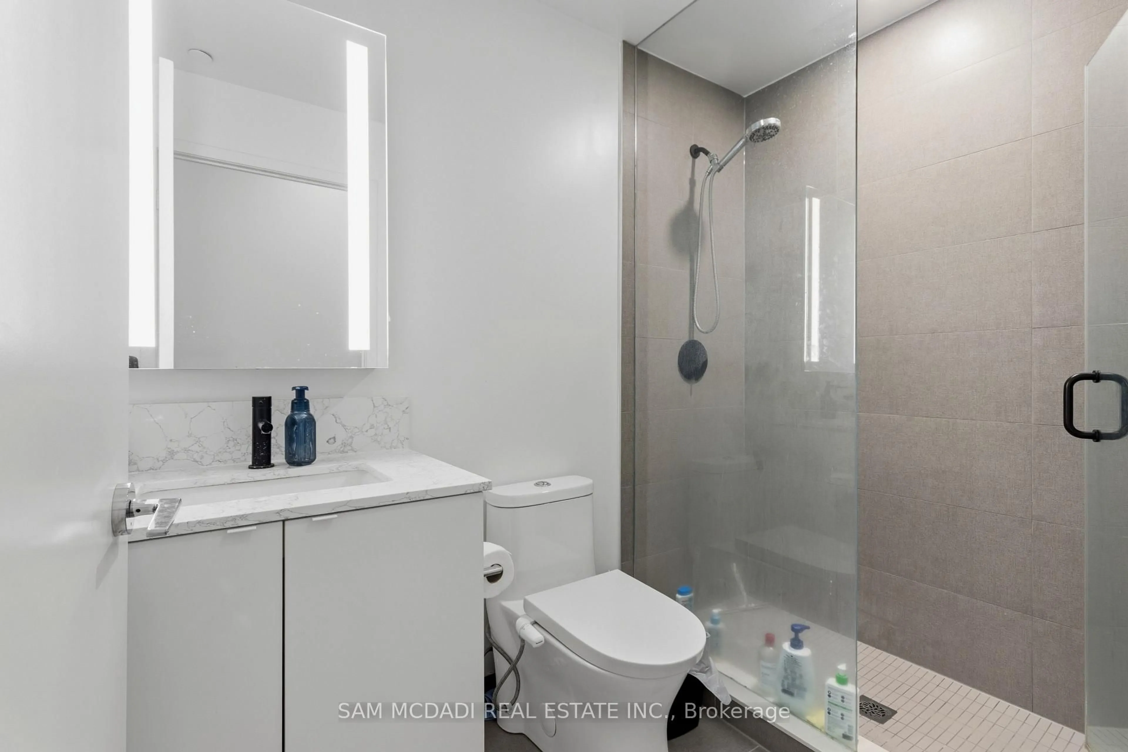 Standard bathroom, unknown for 270 Dufferin St #PH01, Toronto Ontario M6K 0H8