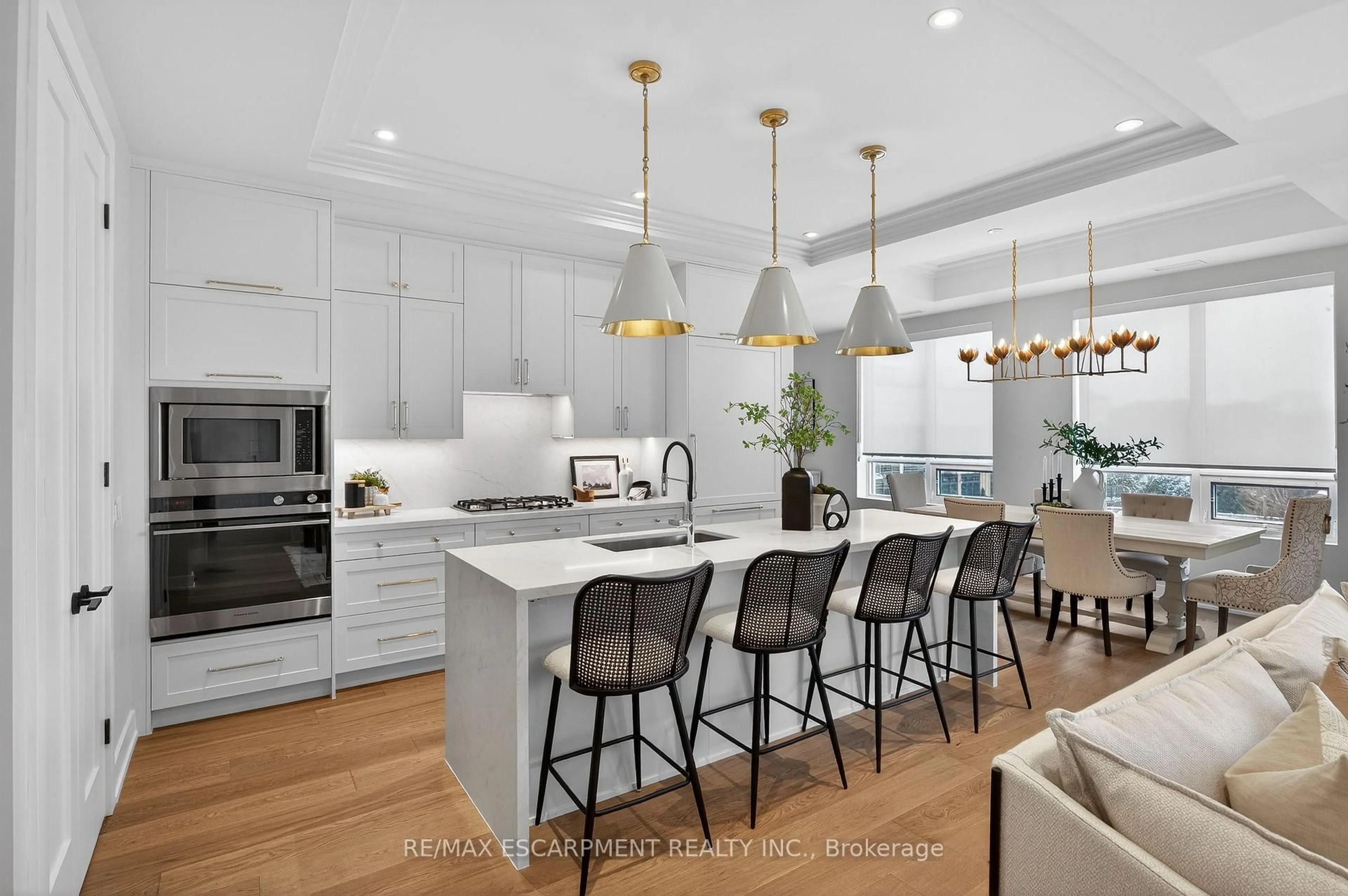 Open concept kitchen, ceramic/tile floor for 123 Maurice Dr #401, Oakville Ontario L6K 2W6