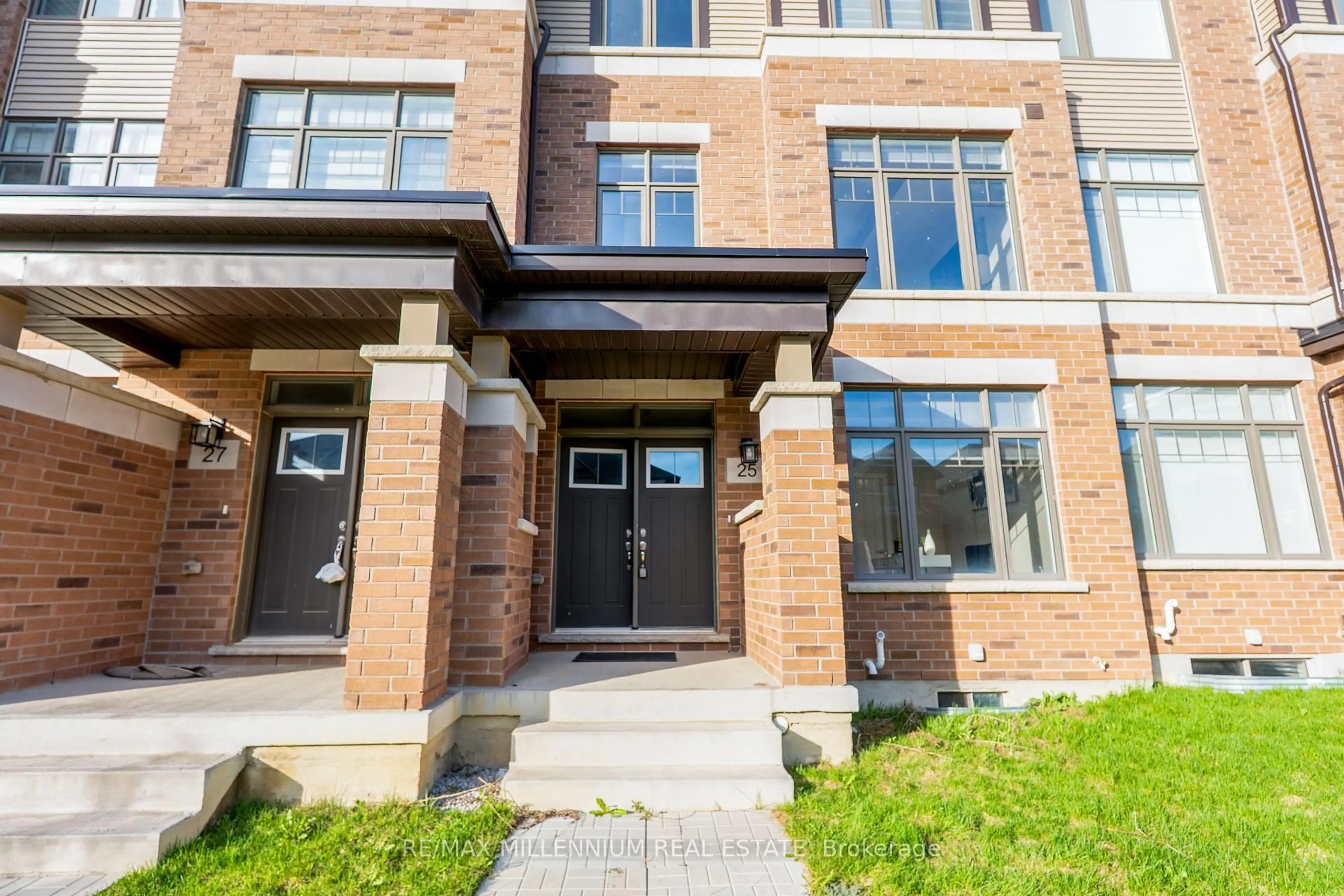 Home with brick exterior material, street for 25 Lipscott Dr, Caledon Ontario L7C 4J7