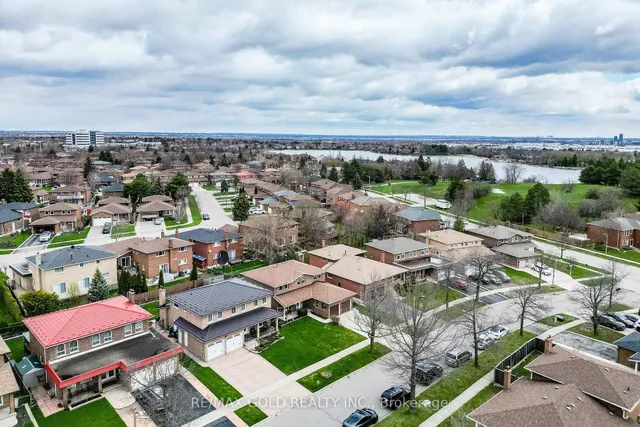 9 Princeton Terr, Brampton 5