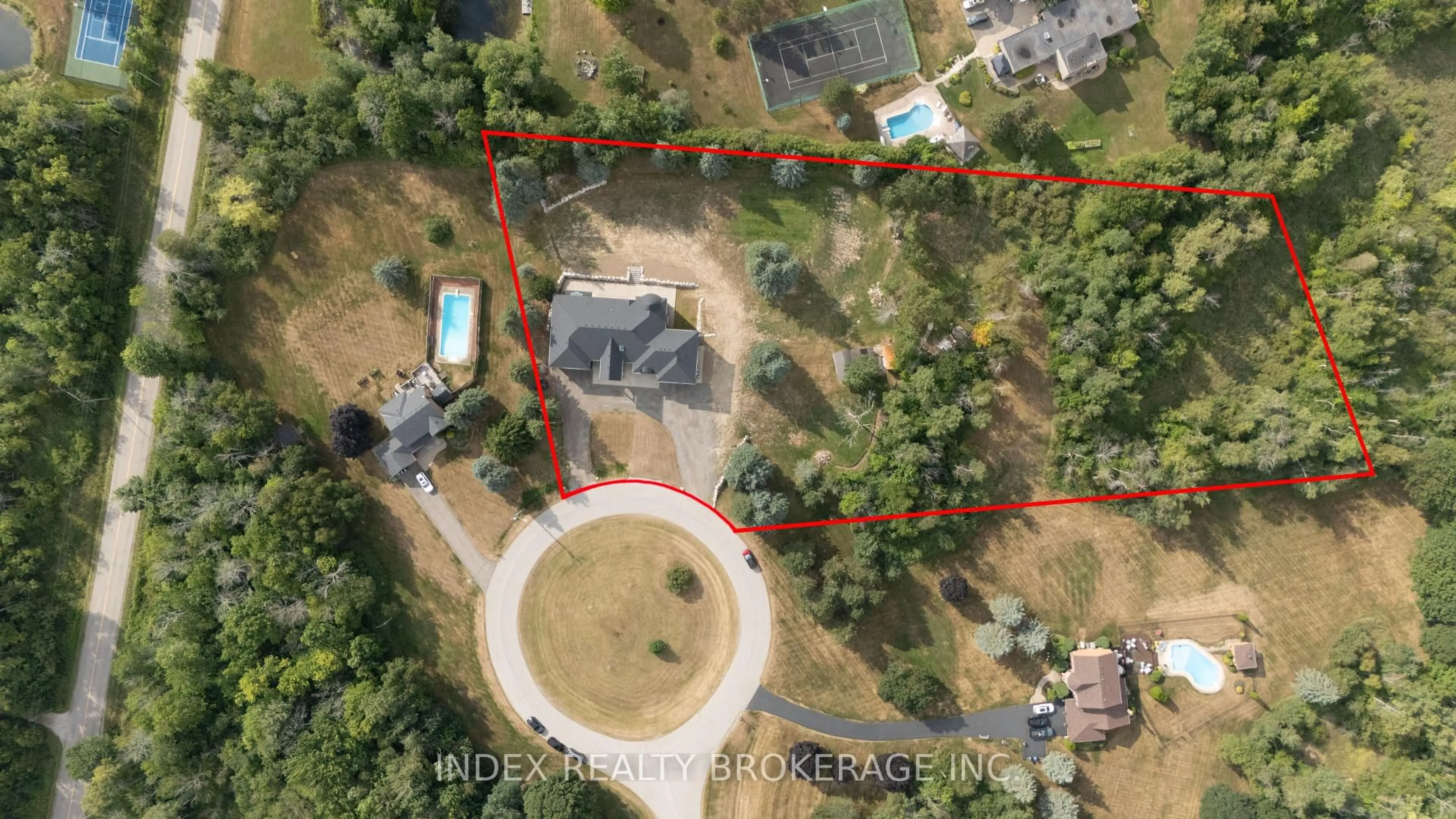 A pic from outside/outdoor area/front of a property/back of a property/a pic from drone, water/lake/river/ocean view for 20 Glassford Crt, Caledon Ontario L7K 0K7