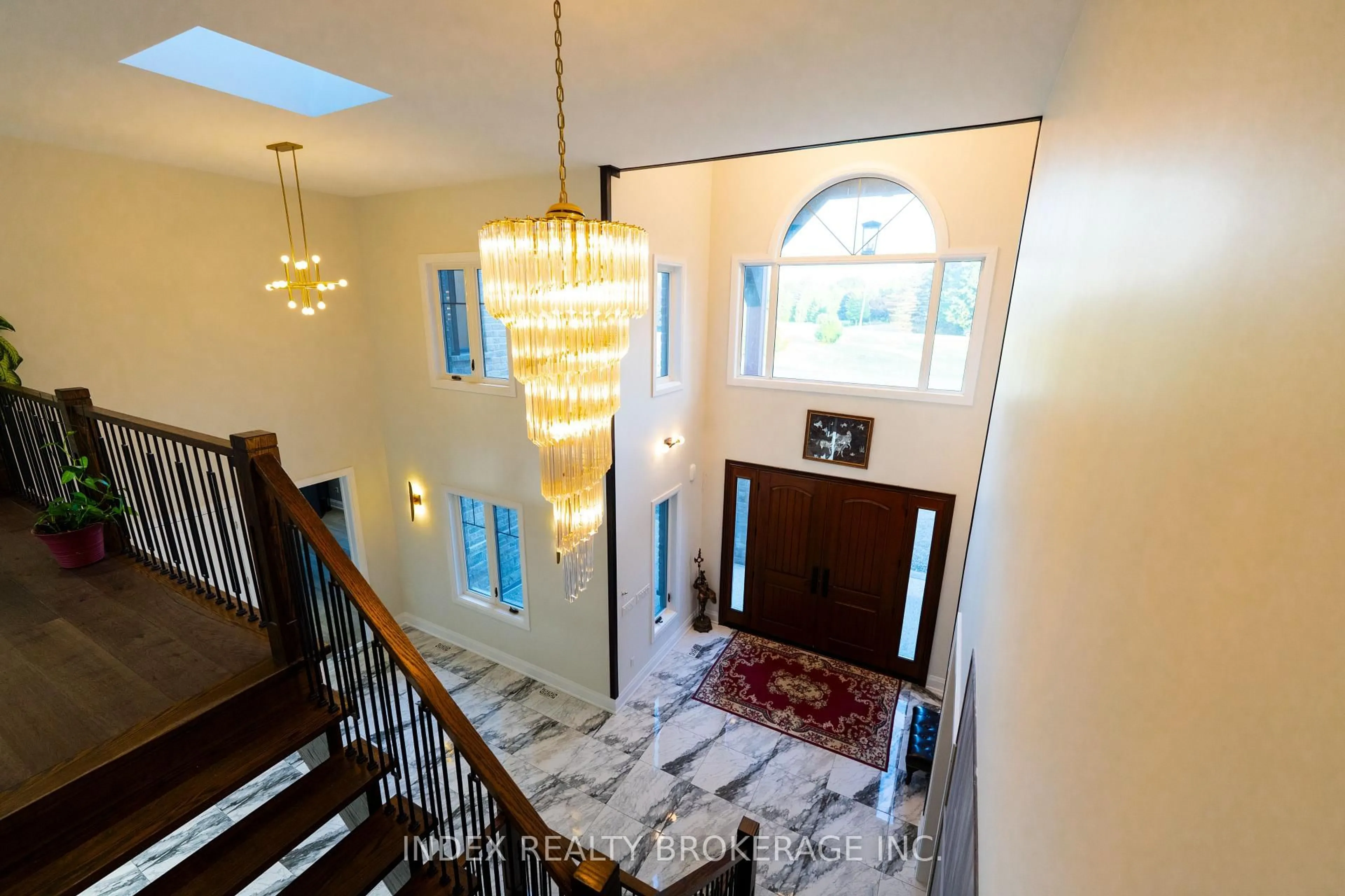 Indoor foyer for 20 Glassford Crt, Caledon Ontario L7K 0K7