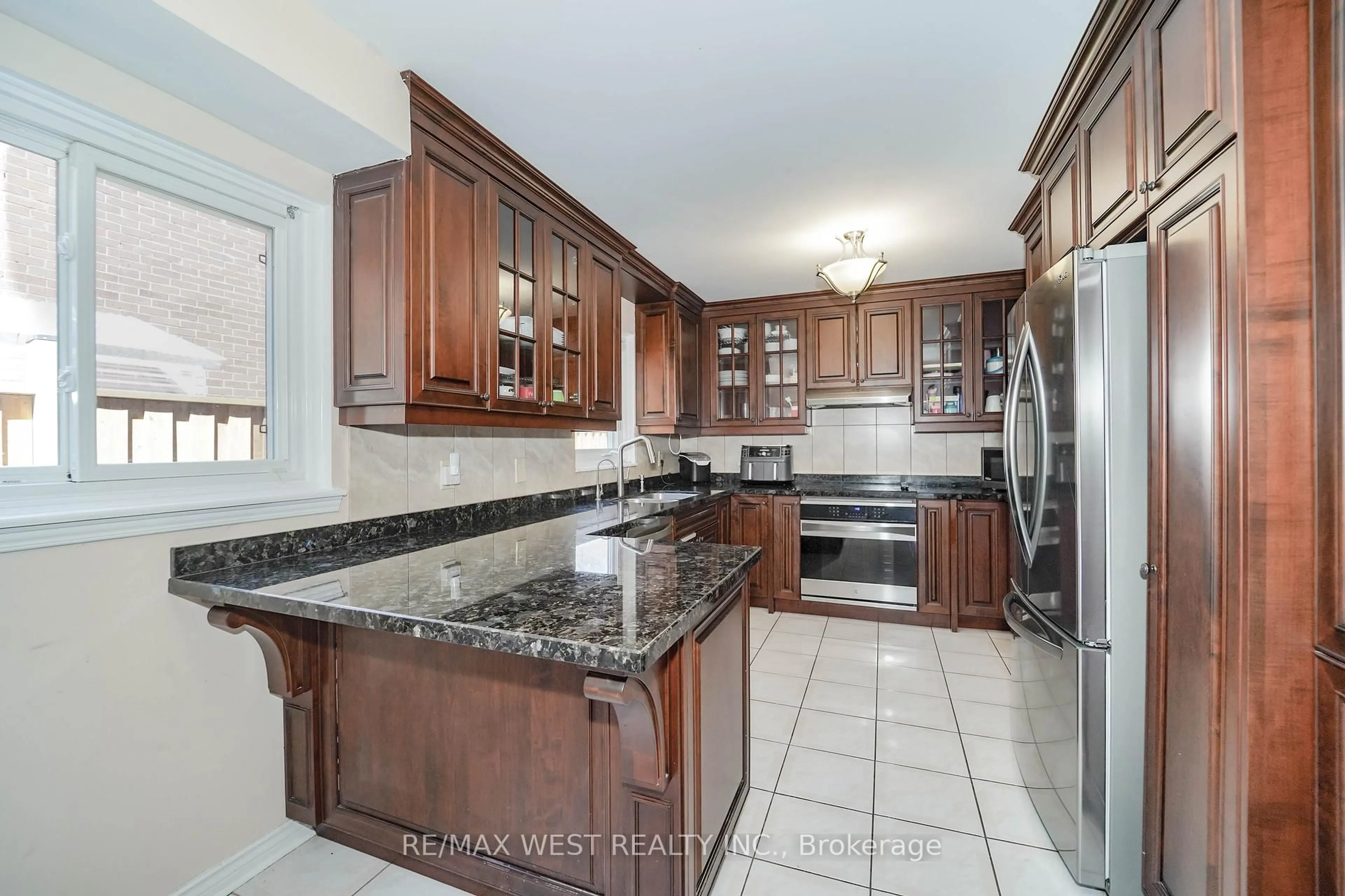 Unknown for 4296 Claypine Rise, Mississauga Ontario L4W 2G6