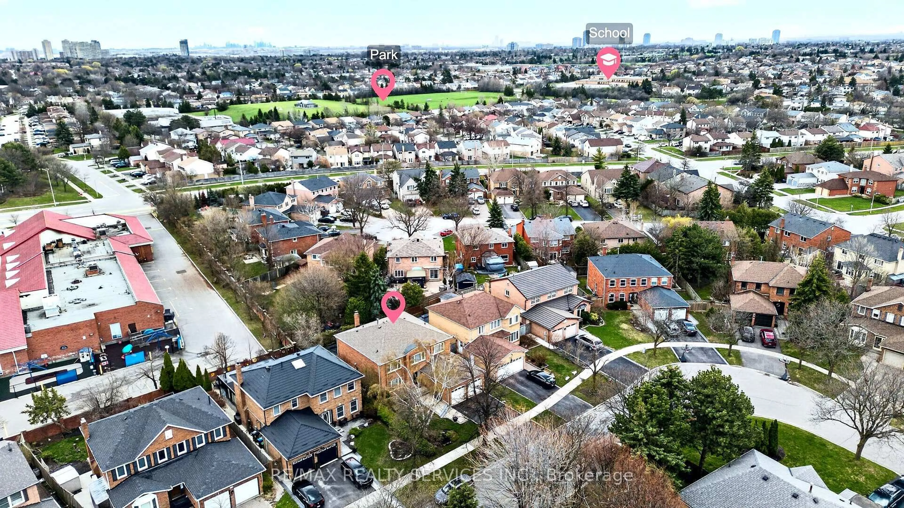 A pic from outside/outdoor area/front of a property/back of a property/a pic from drone, city buildings view from balcony for 52 Nottingham Cres, Brampton Ontario L6S 4G4