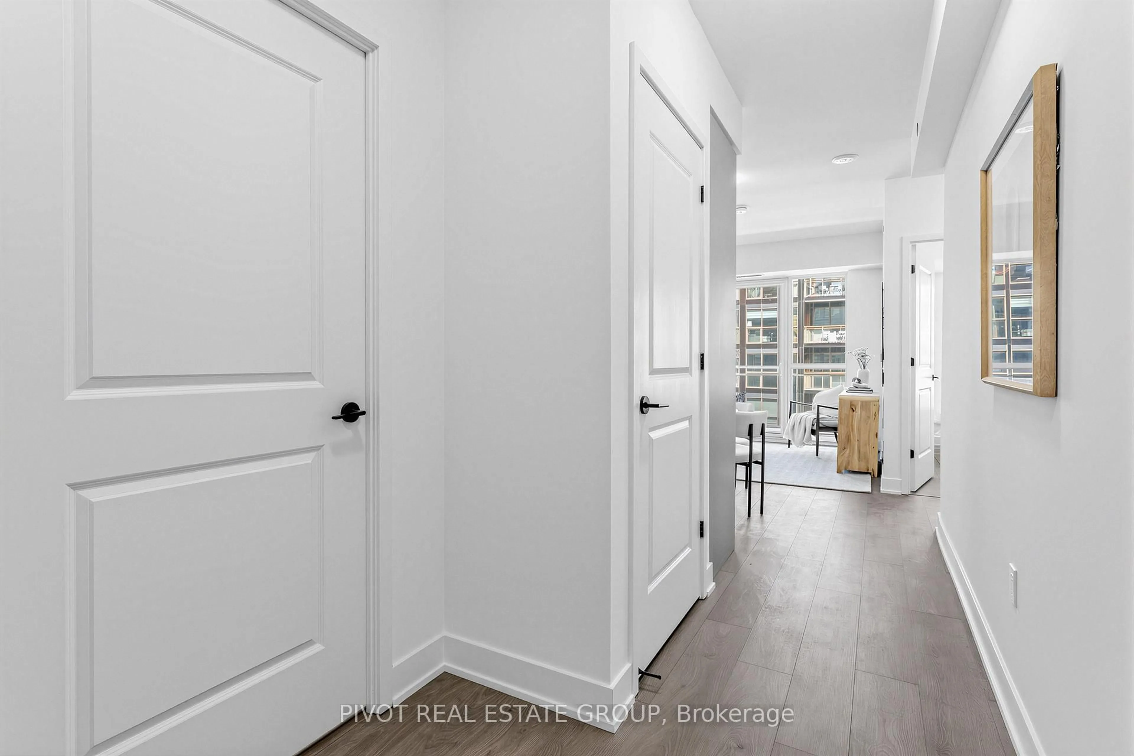 Indoor entryway for 2333 Khalsa Gate #512, Oakville Ontario L6M 0X7