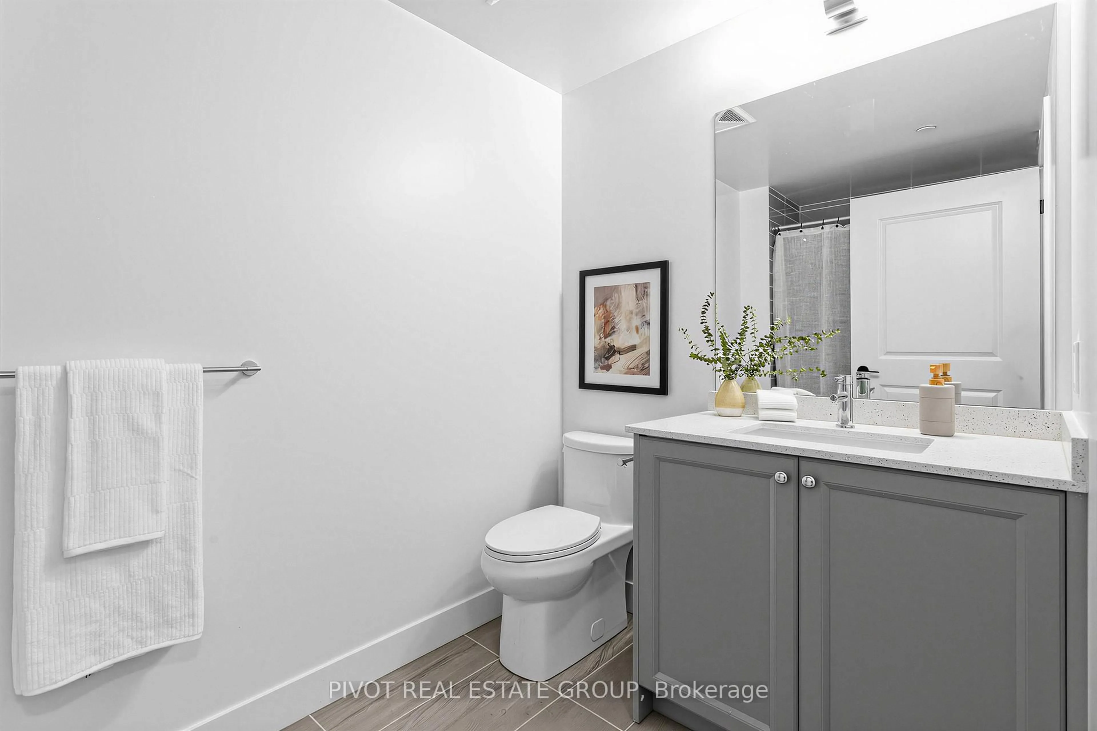 Standard bathroom, unknown for 2333 Khalsa Gate #512, Oakville Ontario L6M 0X7
