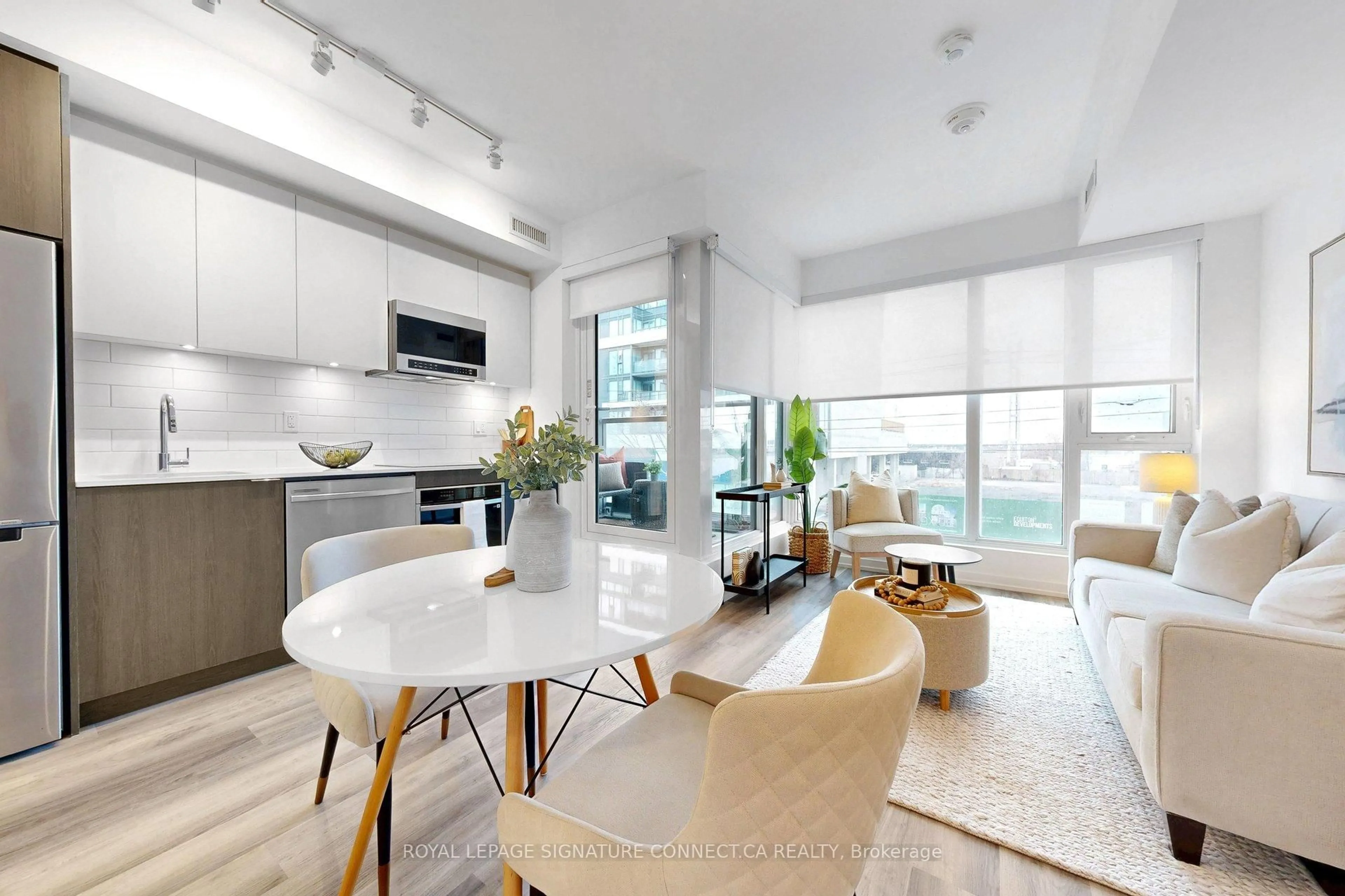 Open concept kitchen, unknown for 6 Chartwell Rd #208, Toronto Ontario M8Z 0H2