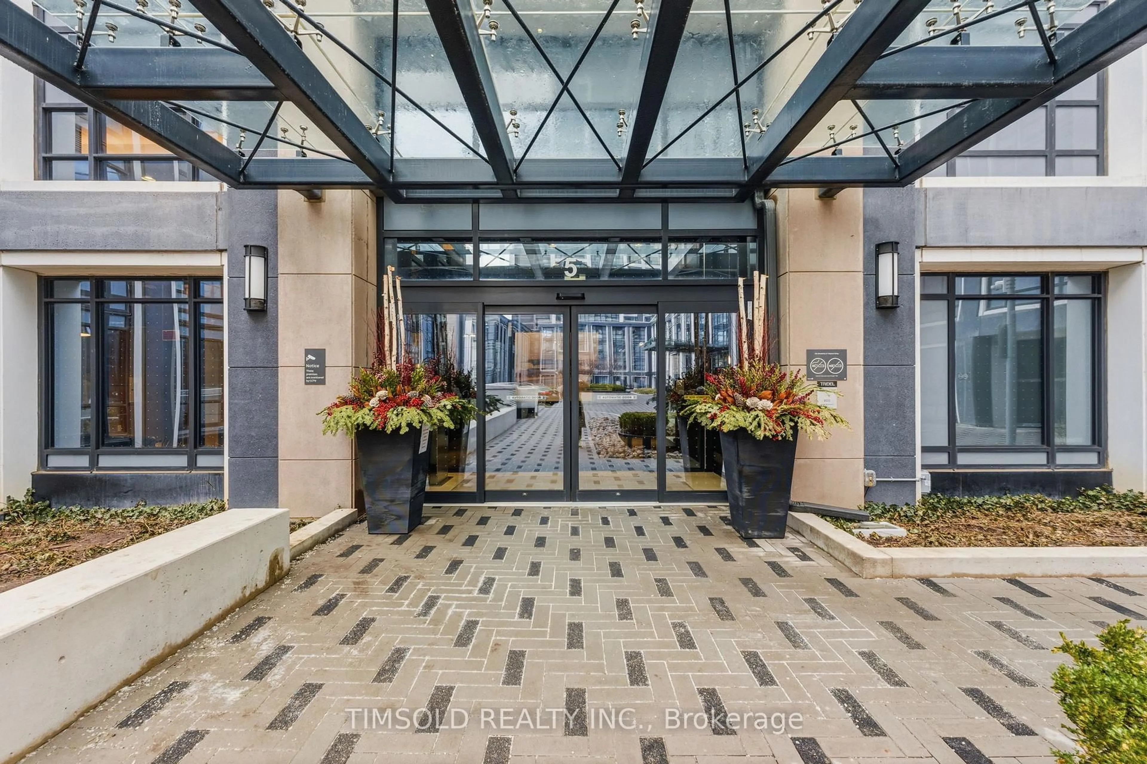 Indoor foyer for 5 Mabelle Ave #4136, Toronto Ontario M9A 4Y1