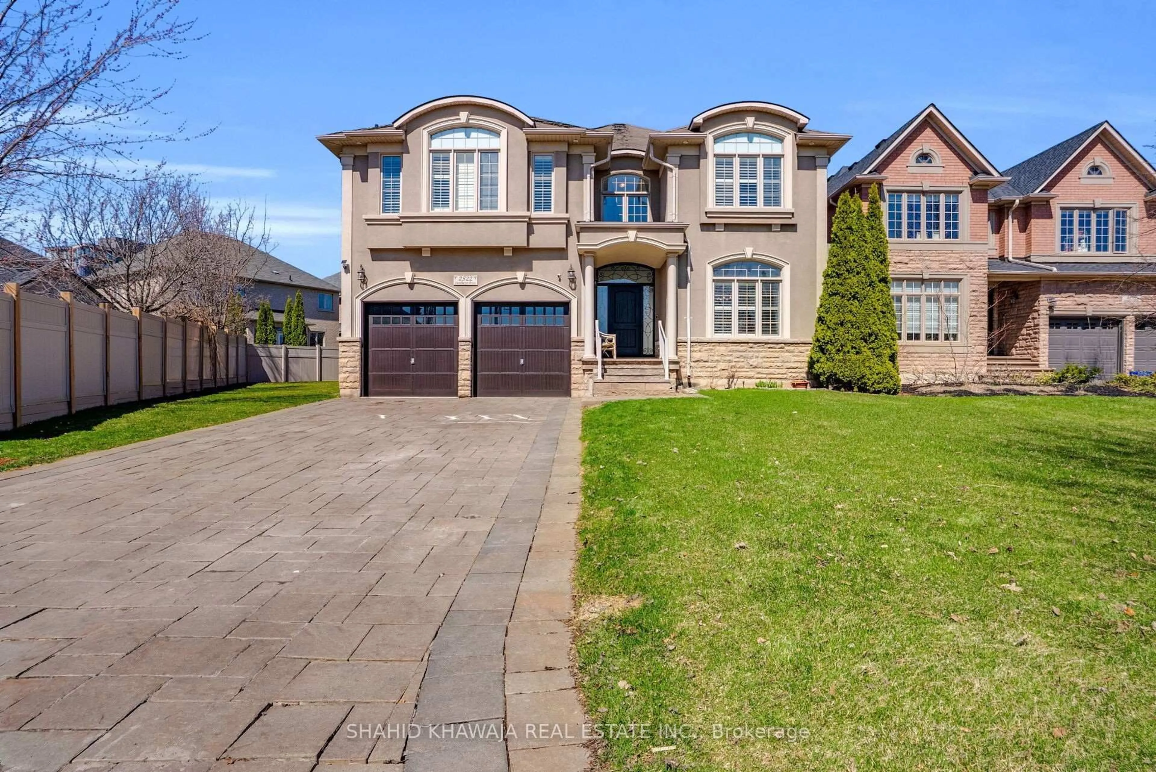 Home with brick exterior material, street for 2522 Lyndhurst Dr, Oakville Ontario L6H 7W3