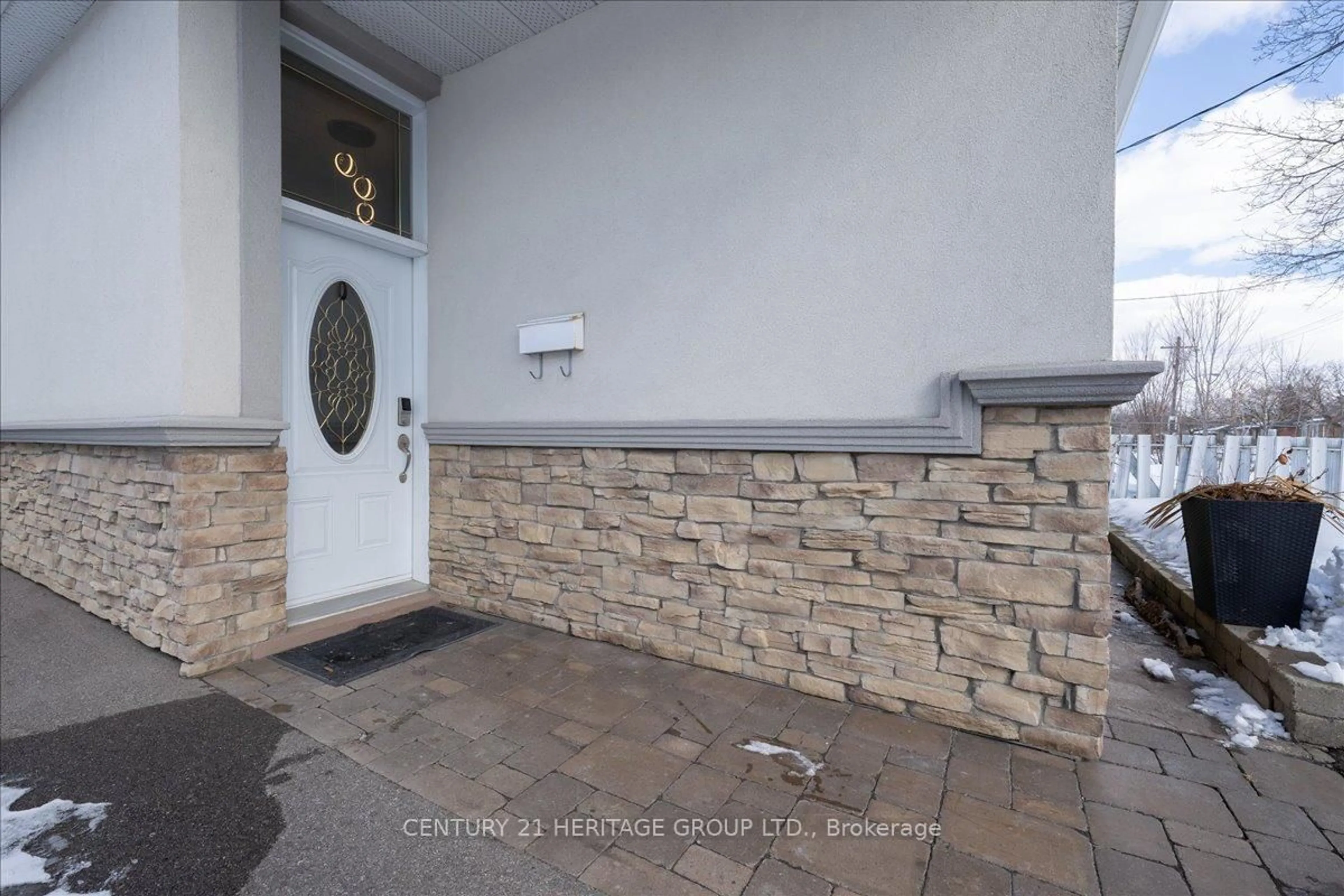 Unknown for 130 Rangoon Rd, Toronto Ontario M9C 4P2