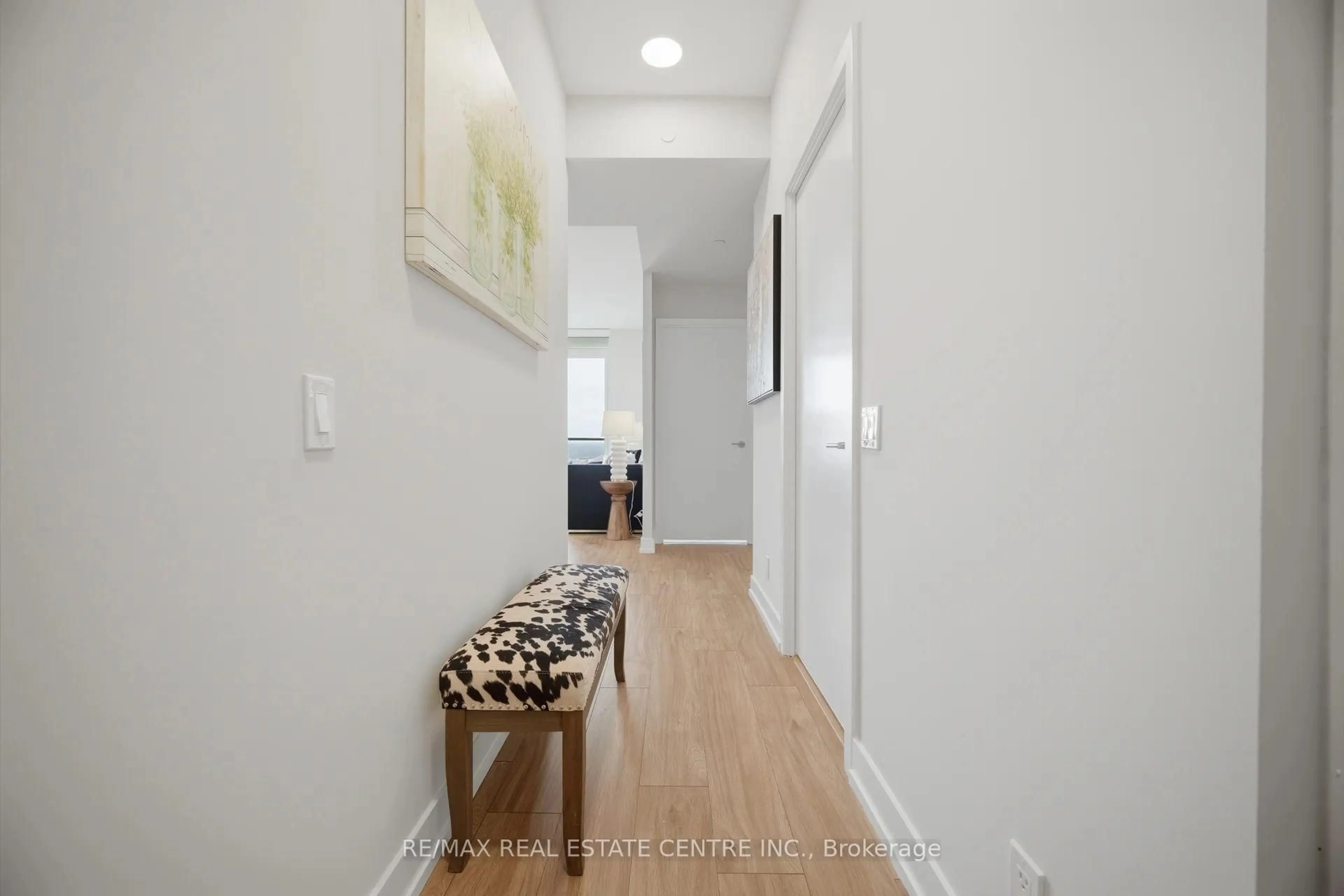 Indoor entryway for 215 Veterans Dr #901, Brampton Ontario L7A 5L6