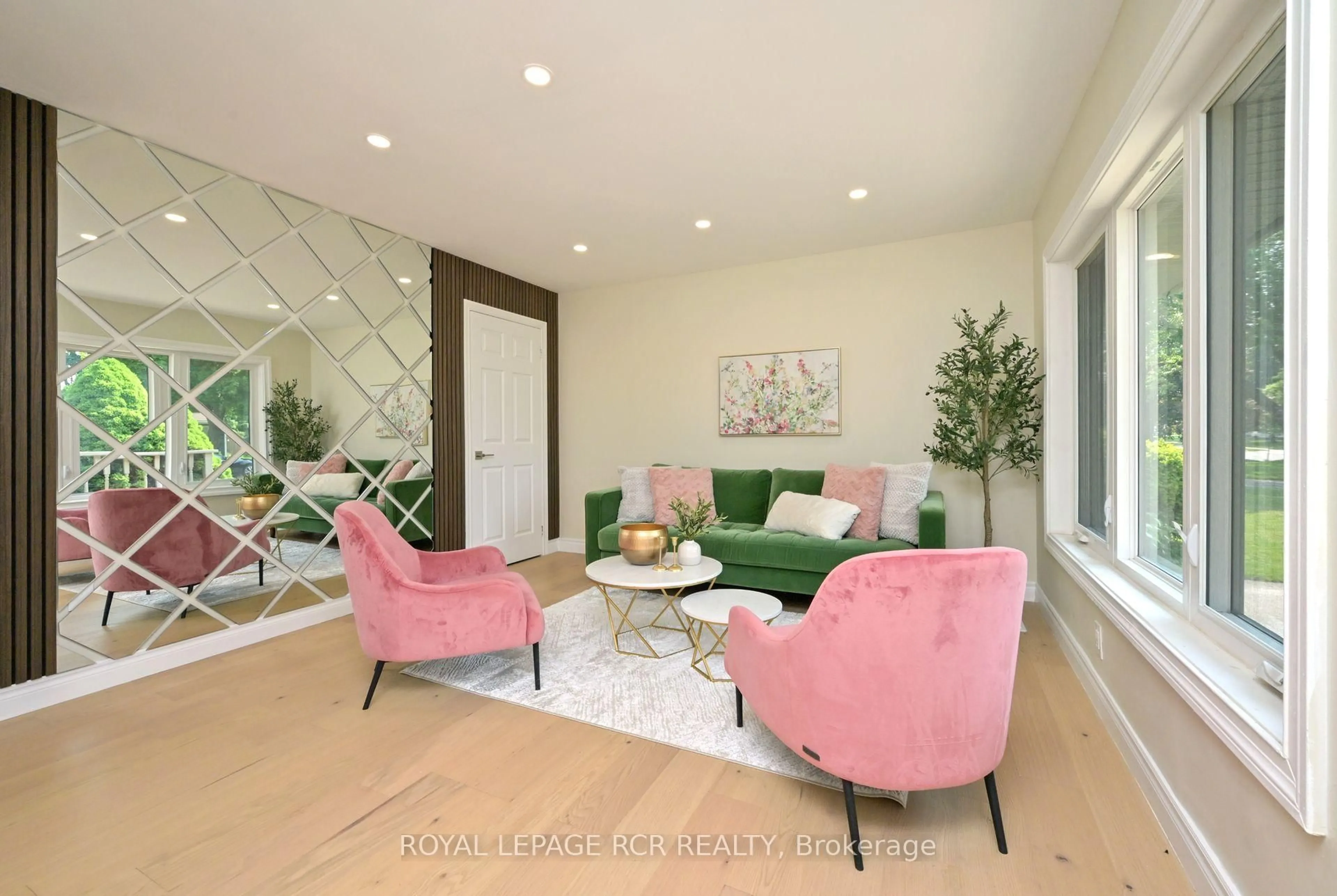 Living room with furniture, unknown for 218 Elizabeth St, Orangeville Ontario L9W 1C8