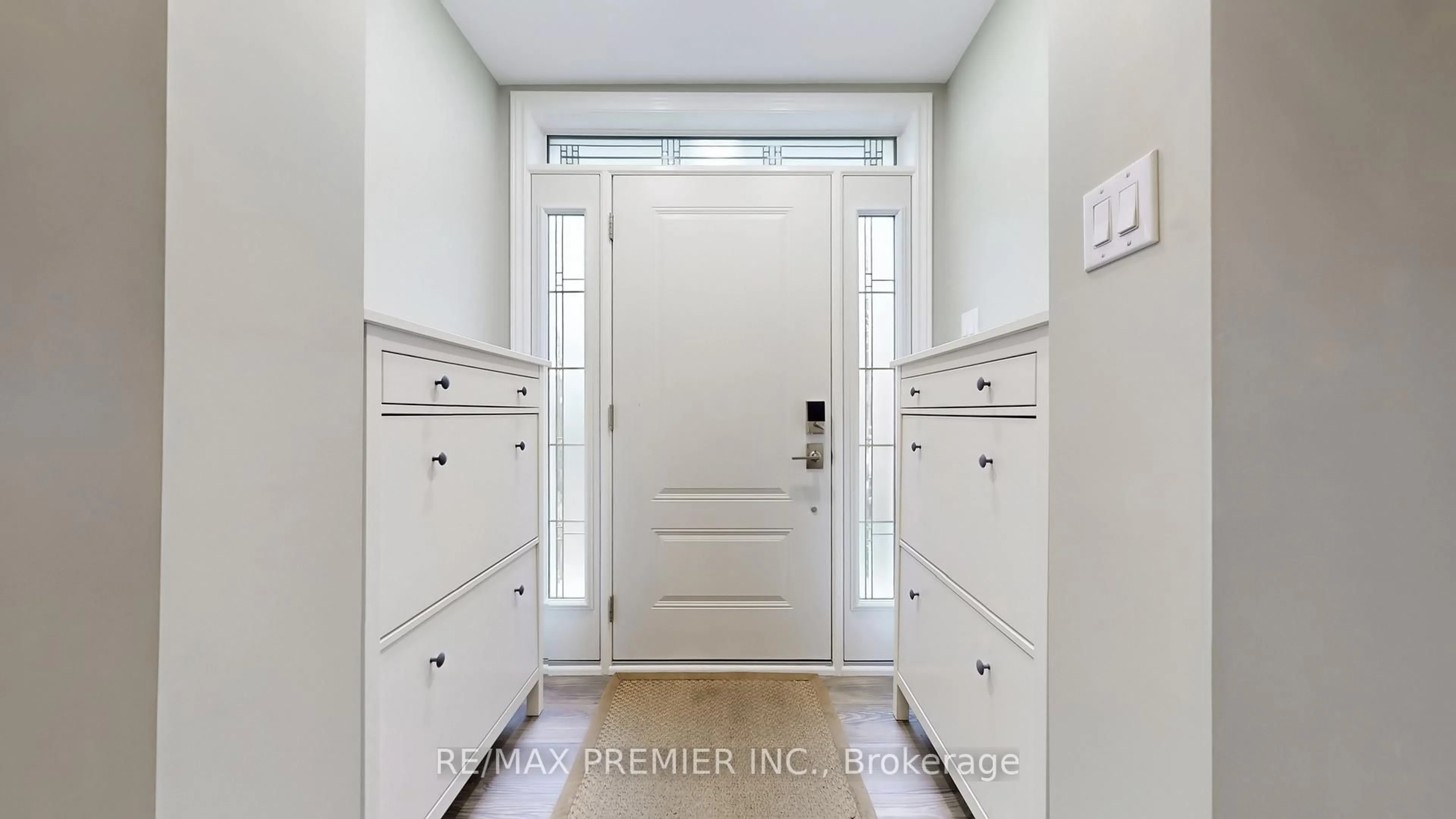 Indoor entryway for 9 Tilden Cres, Toronto Ontario M9P 1V6