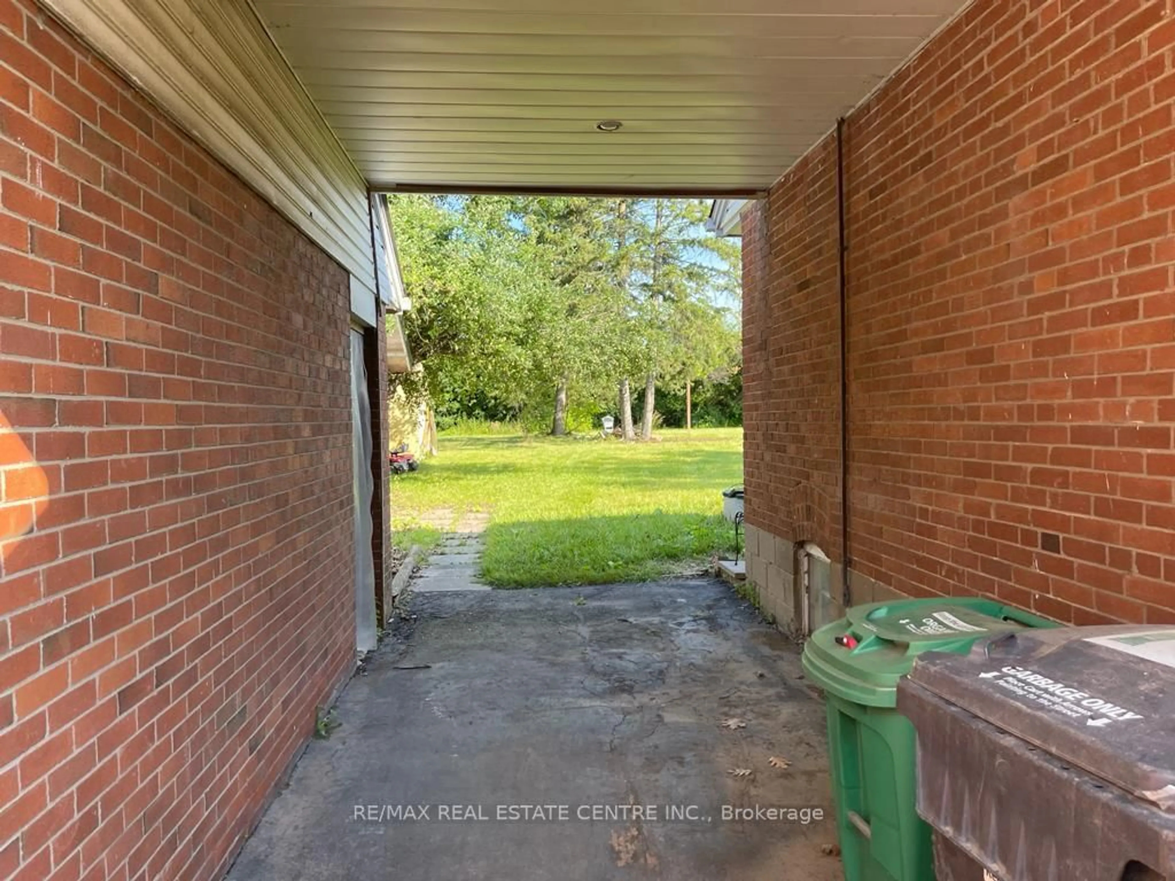 Unknown for 2431 Thorn Lodge Dr, Mississauga Ontario L5K 1K8