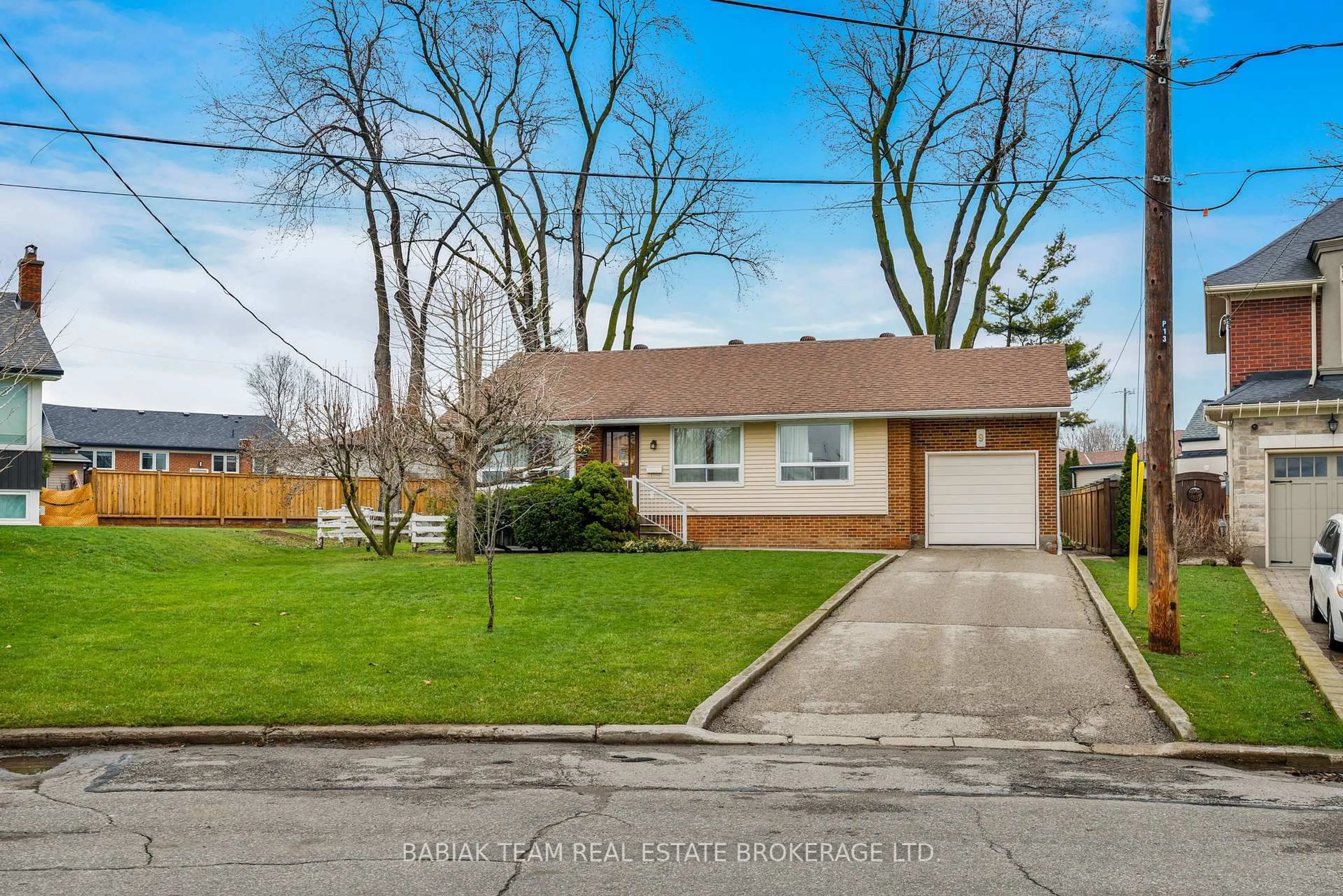 Unknown for 9 Camborne Ave, Toronto Ontario M3M 2P9