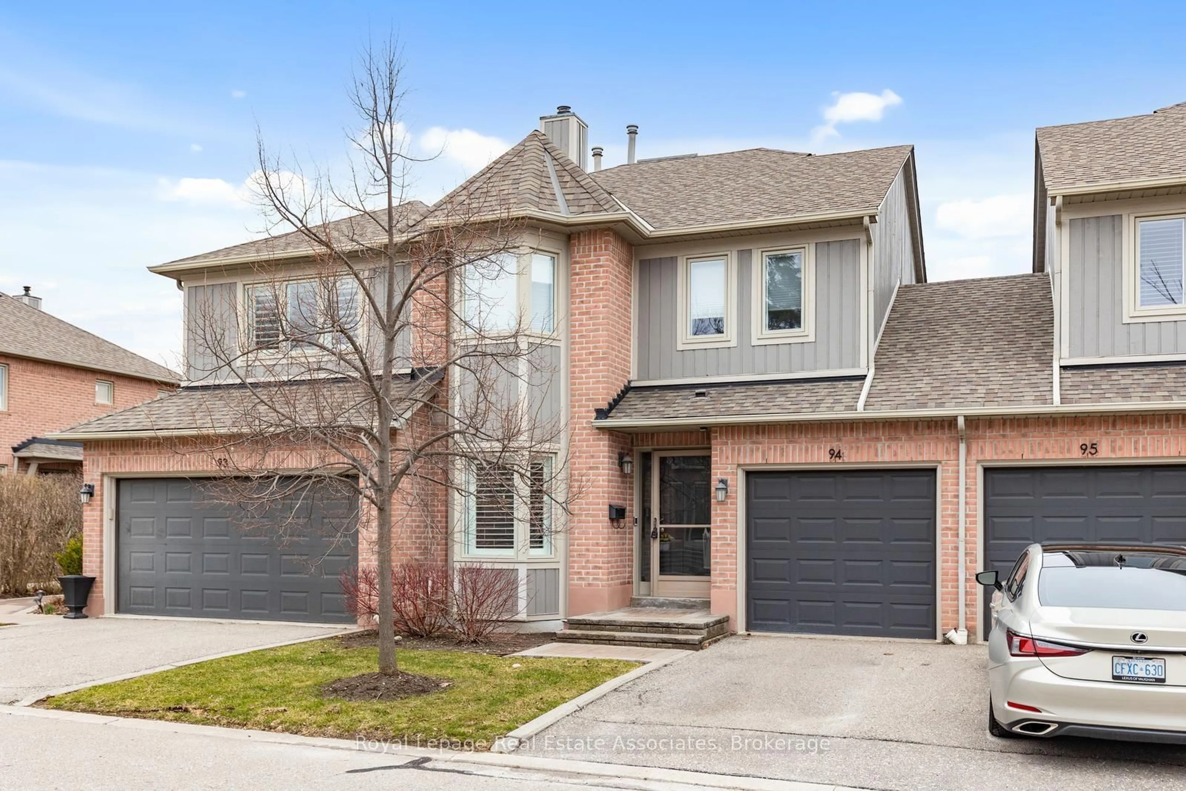 Home with brick exterior material, street for 5480 Glen Erin Dr #94, Mississauga Ontario L5M 5R3
