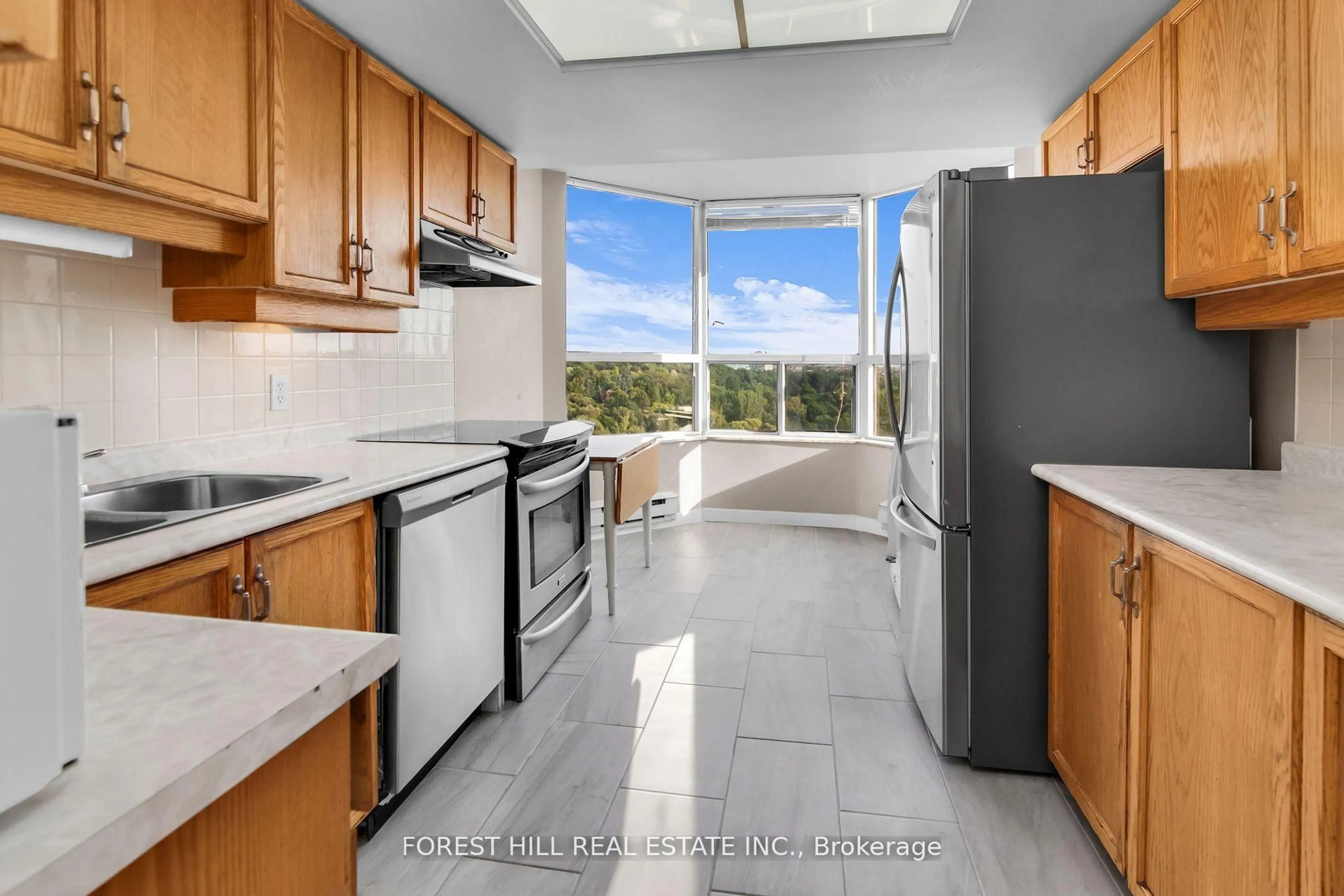 Standard kitchen, ceramic/tile floor for 6 Humberline Dr #720, Toronto Ontario M9W 6X8