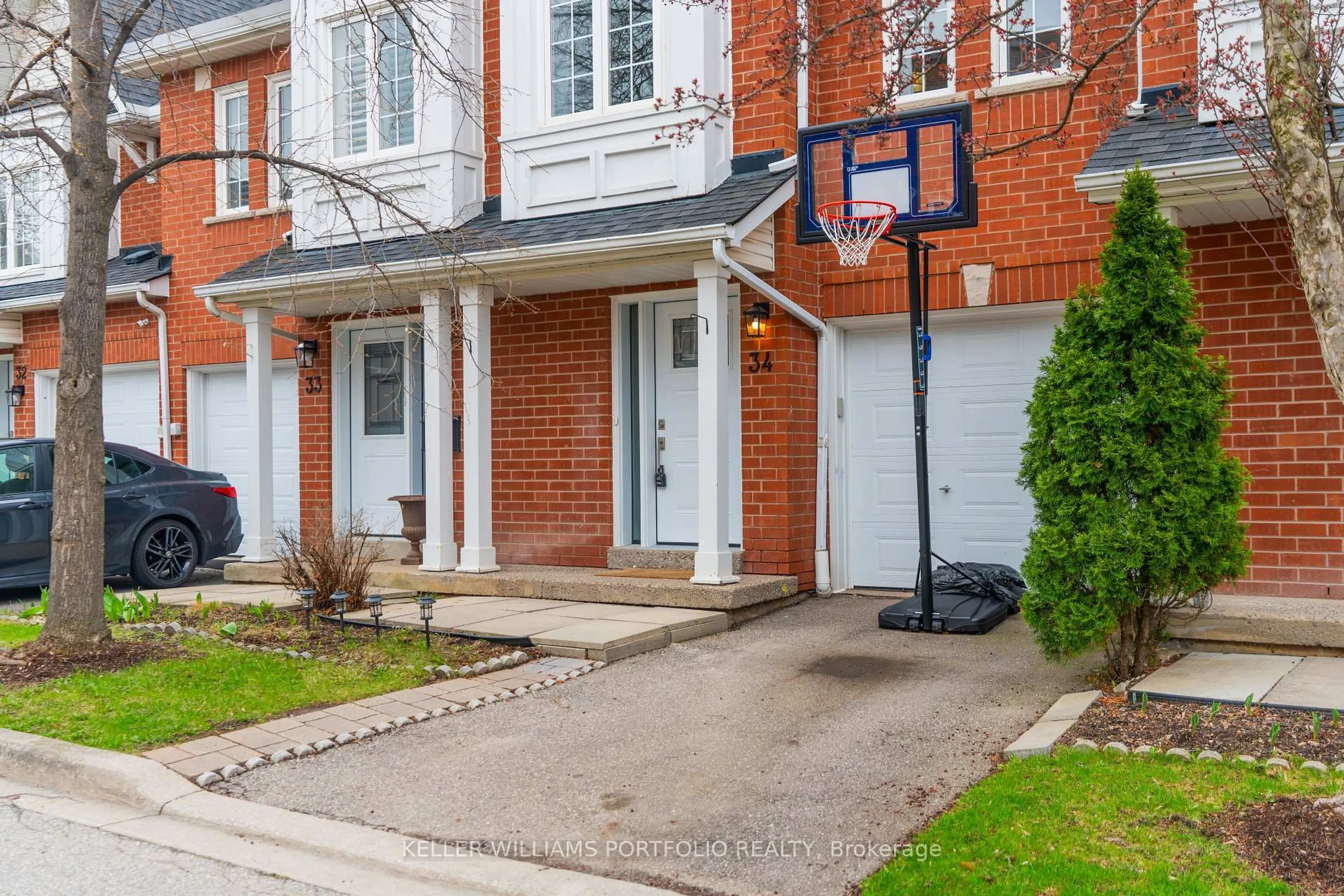 Unknown for 1588 South Parade Crt #34, Mississauga Ontario L5M 6E7