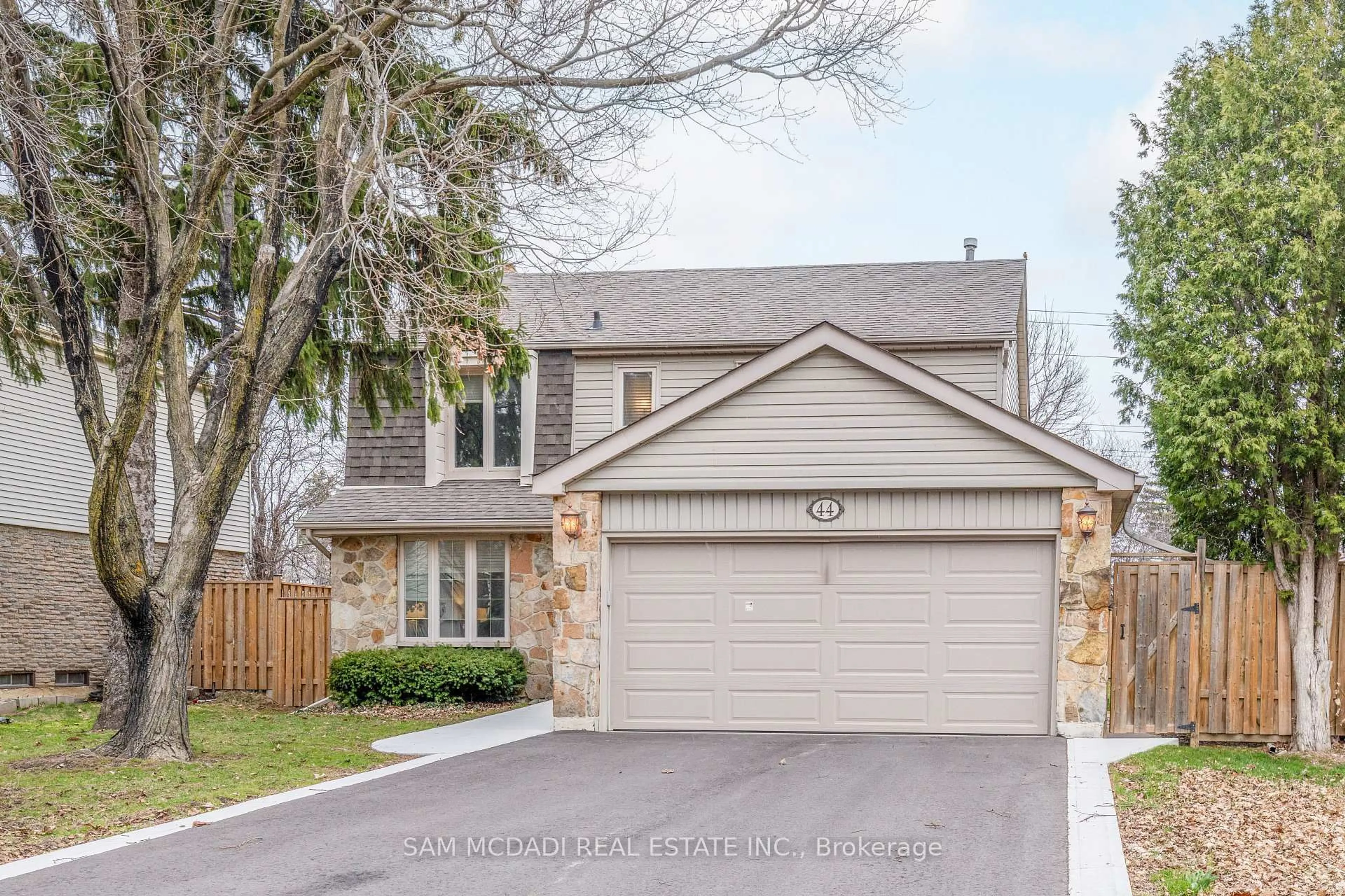 Home with brick exterior material, street for 44 Madrid Cres, Brampton Ontario L6S 2X4
