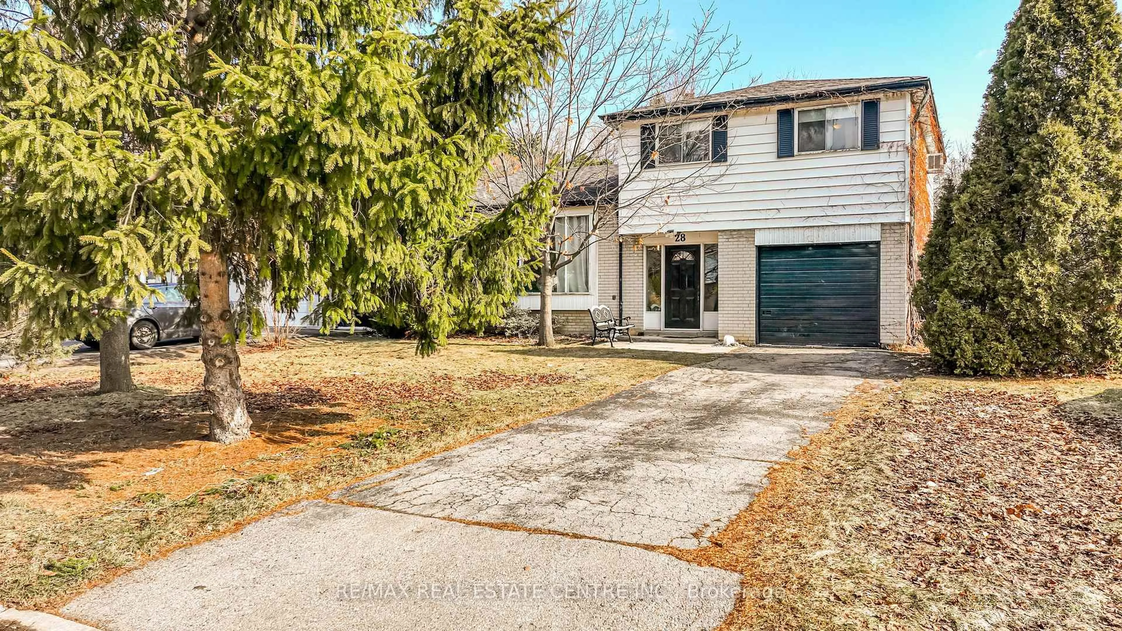 Unknown for 28 Cavendish Cres, Brampton Ontario L6T 1Z4