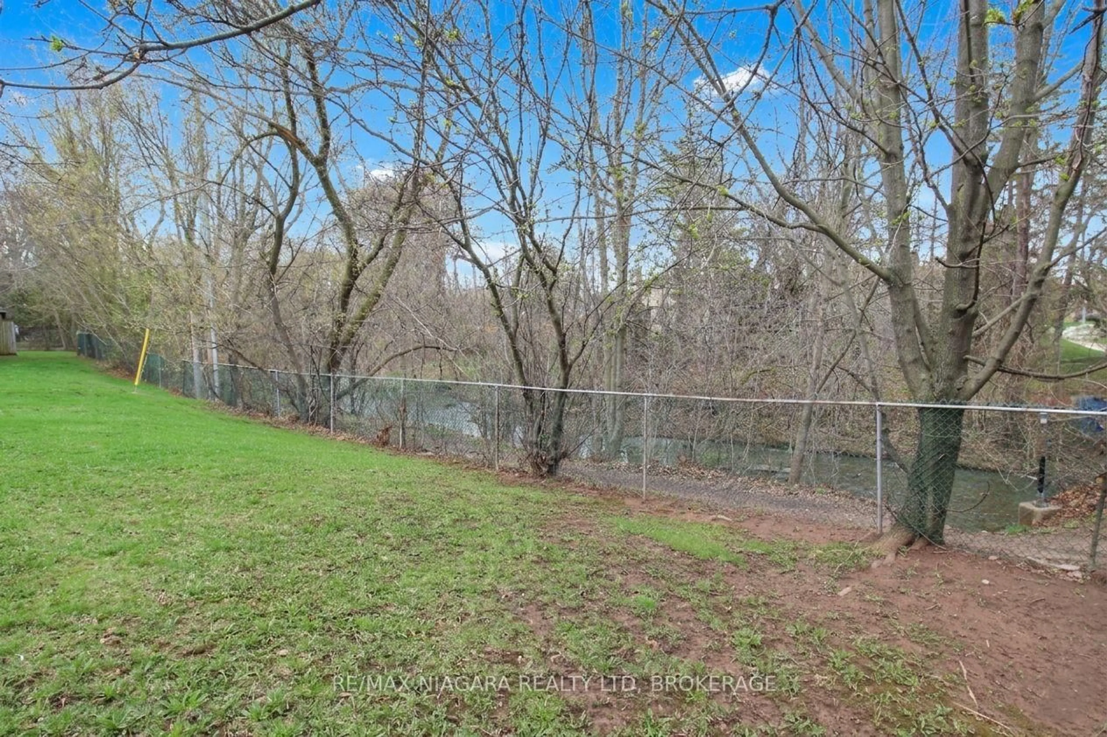 Patio, water/lake/river/ocean view for 5095 Pinedale Ave #106, Burlington Ontario L7L 5K3