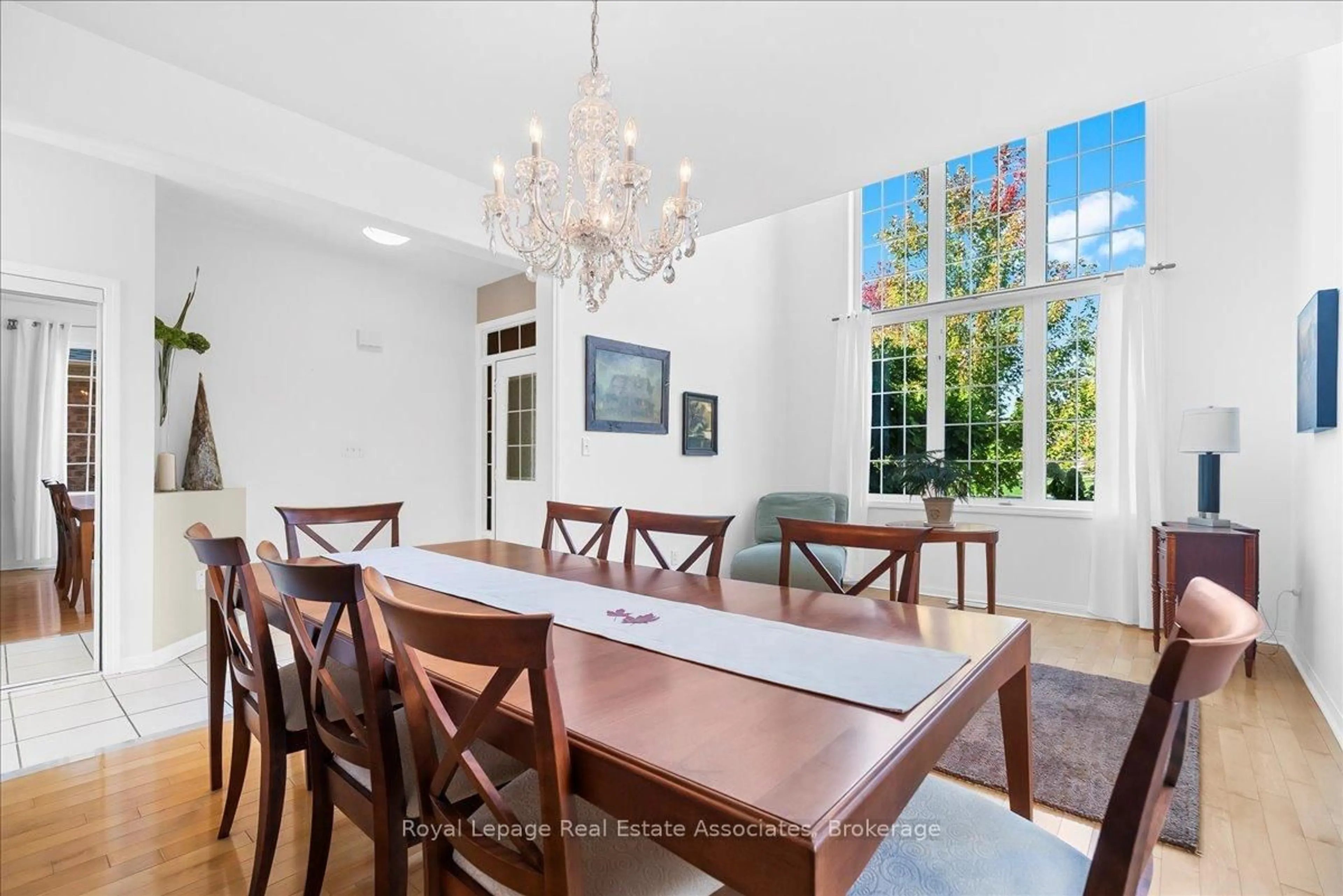 Dining room, ceramic/tile floor for 1578 French Gdns, Milton Ontario L9T 5L5
