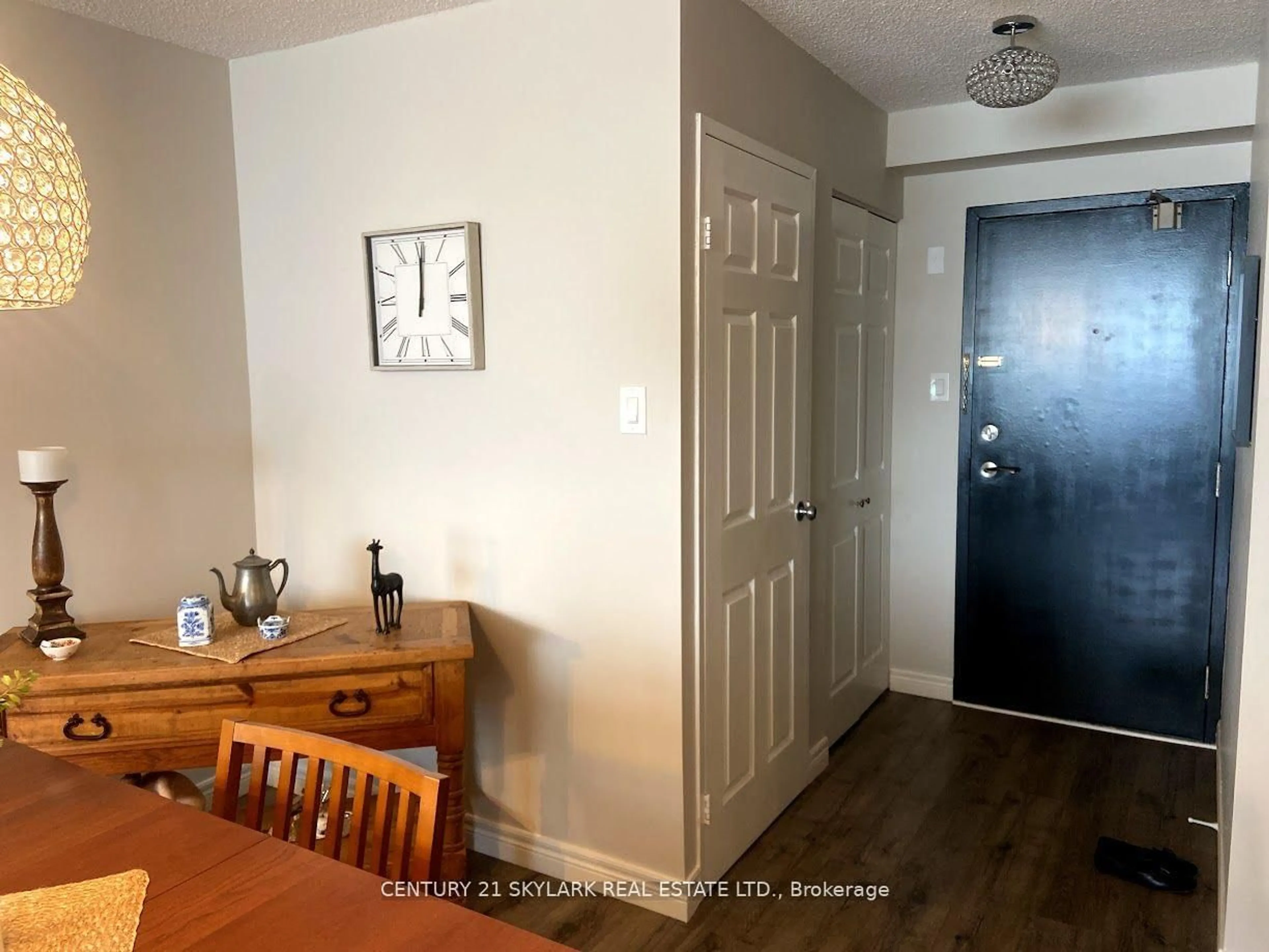 A pic of a room for 8 Lisa St #706, Brampton Ontario L6Y 3V1