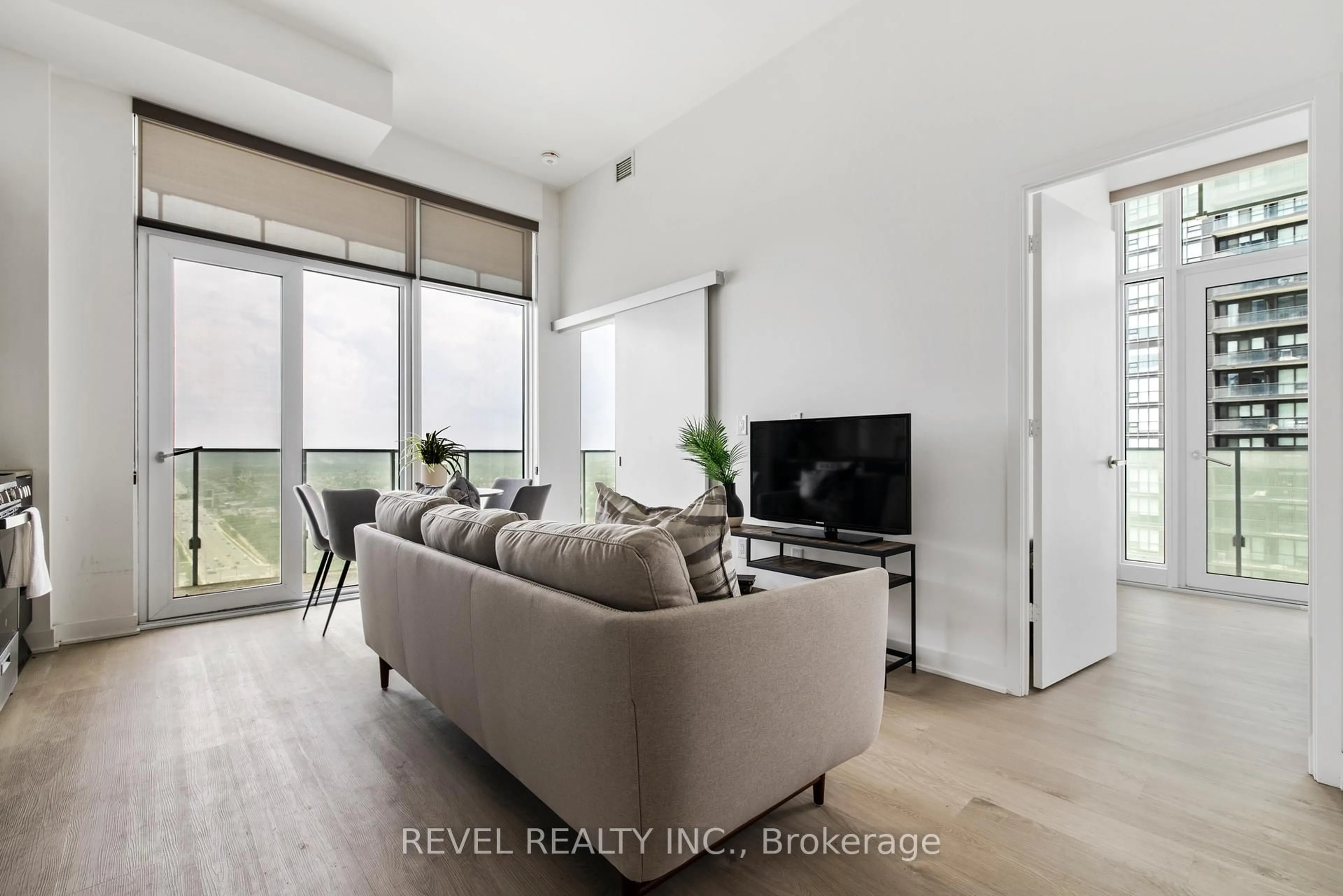 Unknown for 3900 Confederation Pkwy #2408, Mississauga Ontario L5B 0M3