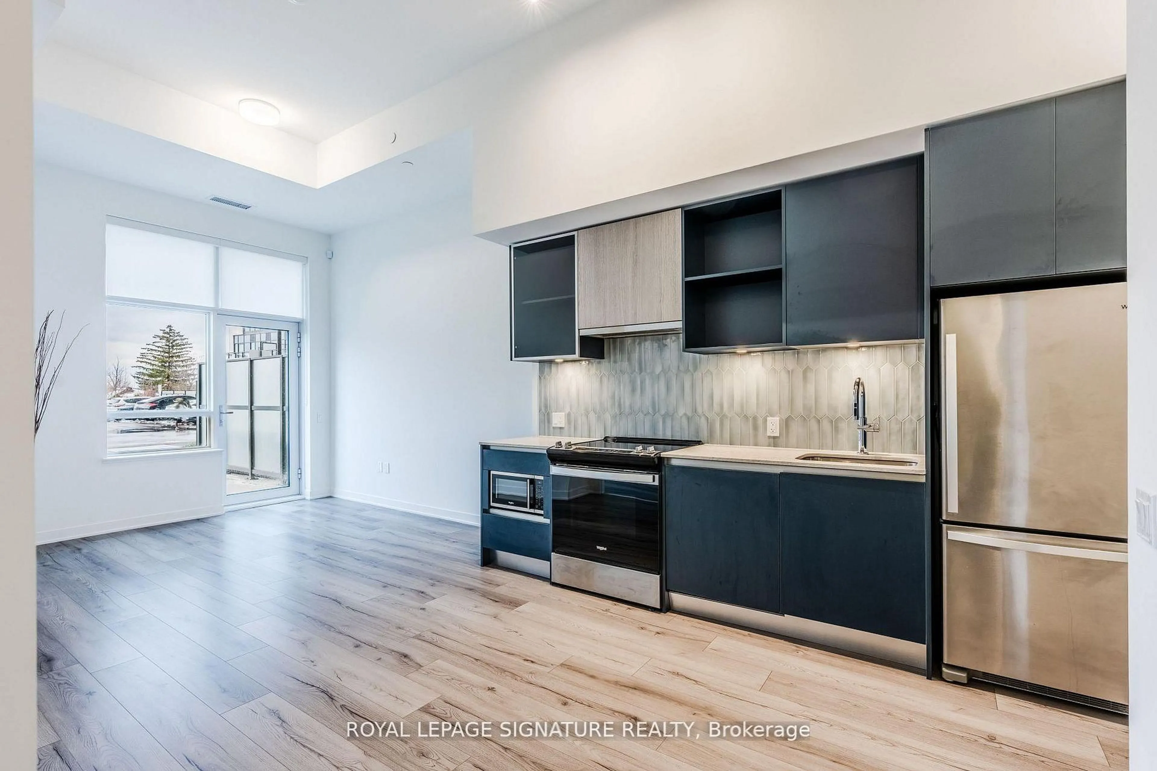 Open concept kitchen, unknown for 395 Dundas St #132, Oakville Ontario L6M 5R8