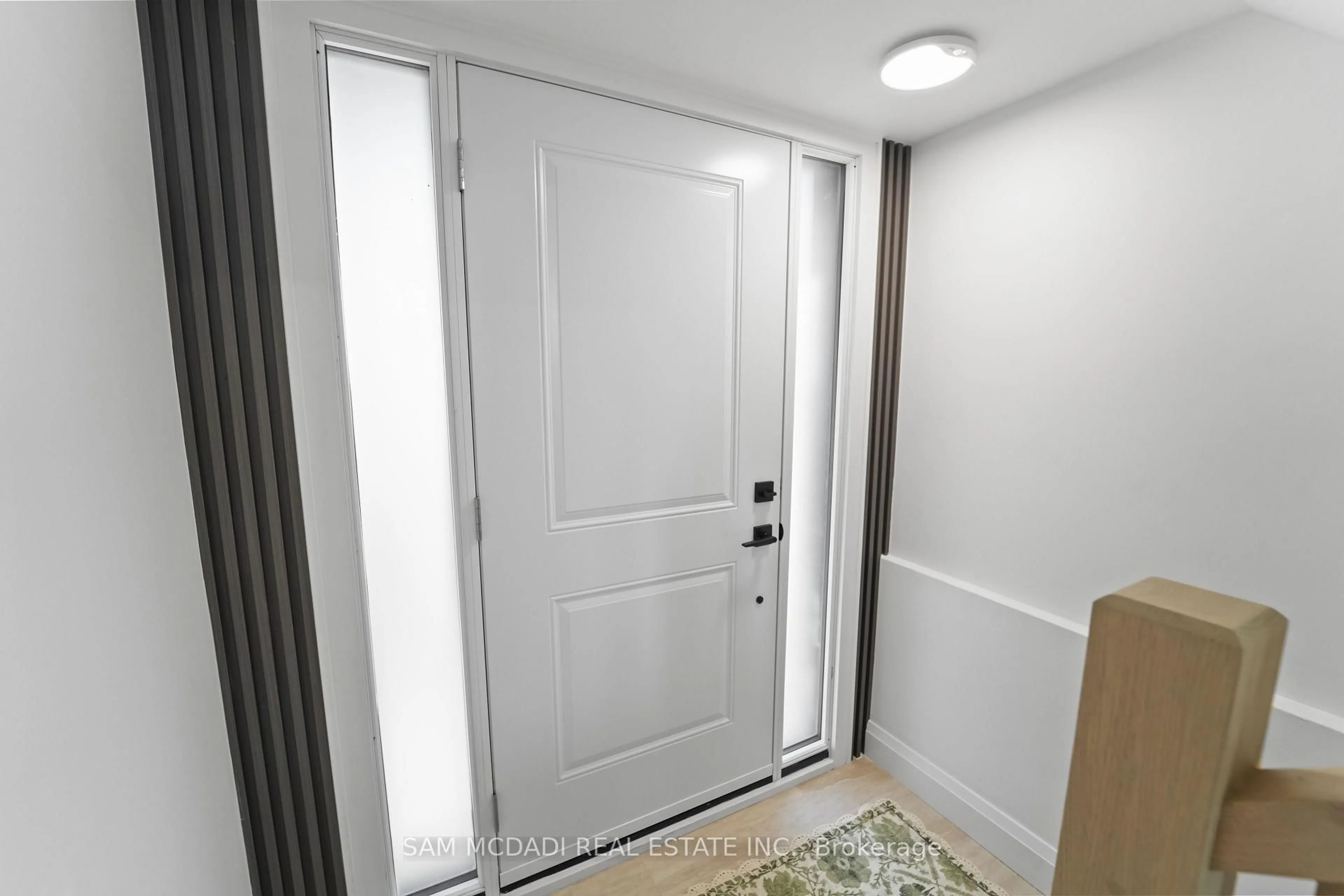Indoor entryway for 25 Falstaff Ave, Toronto Ontario M6L 2C6