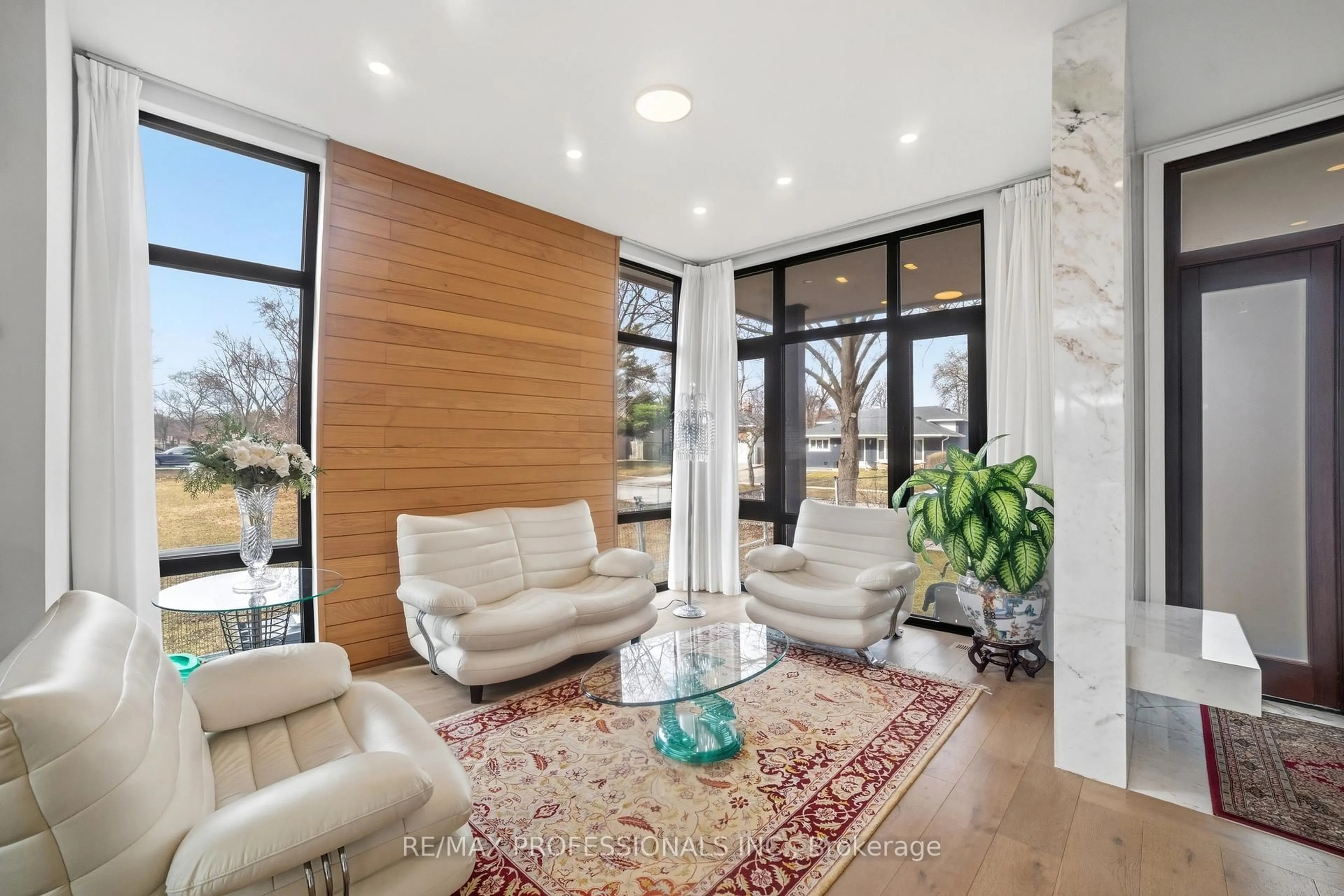 Lobby for 2206 UTLEY Rd, Mississauga Ontario L5J 1X1