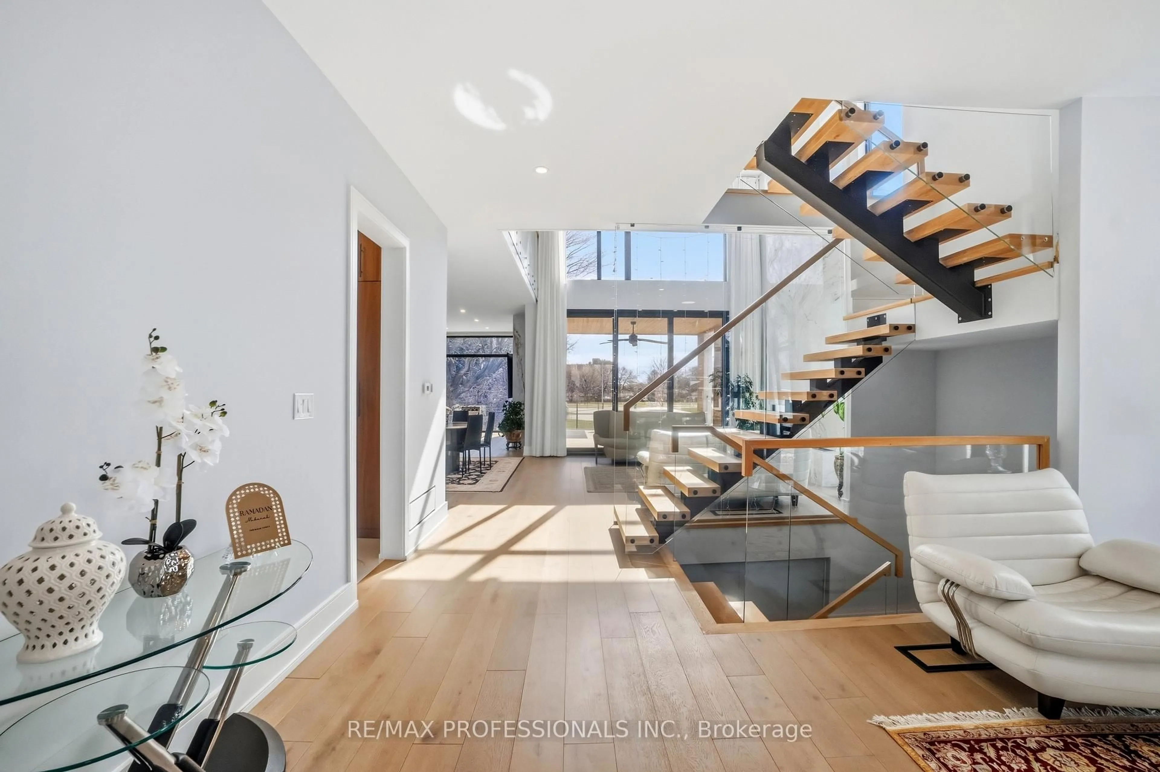 Unknown for 2206 UTLEY Rd, Mississauga Ontario L5J 1X1