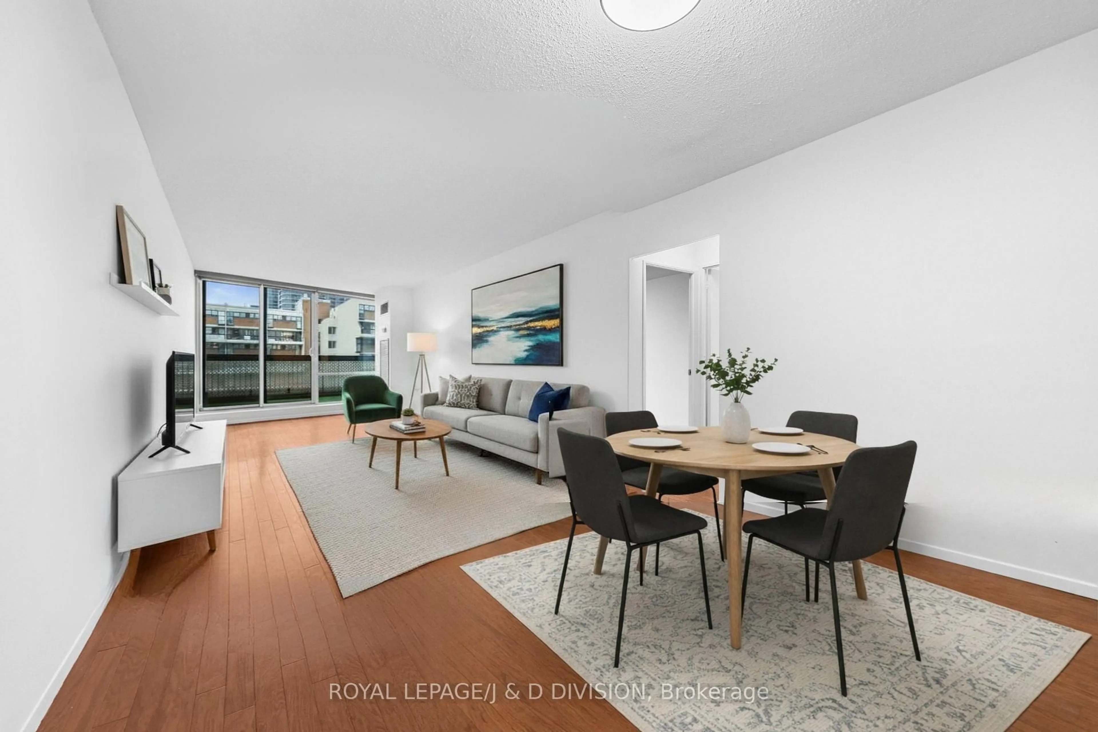 Unknown for 364 The East Mall #221B, Toronto Ontario M9B 6C5