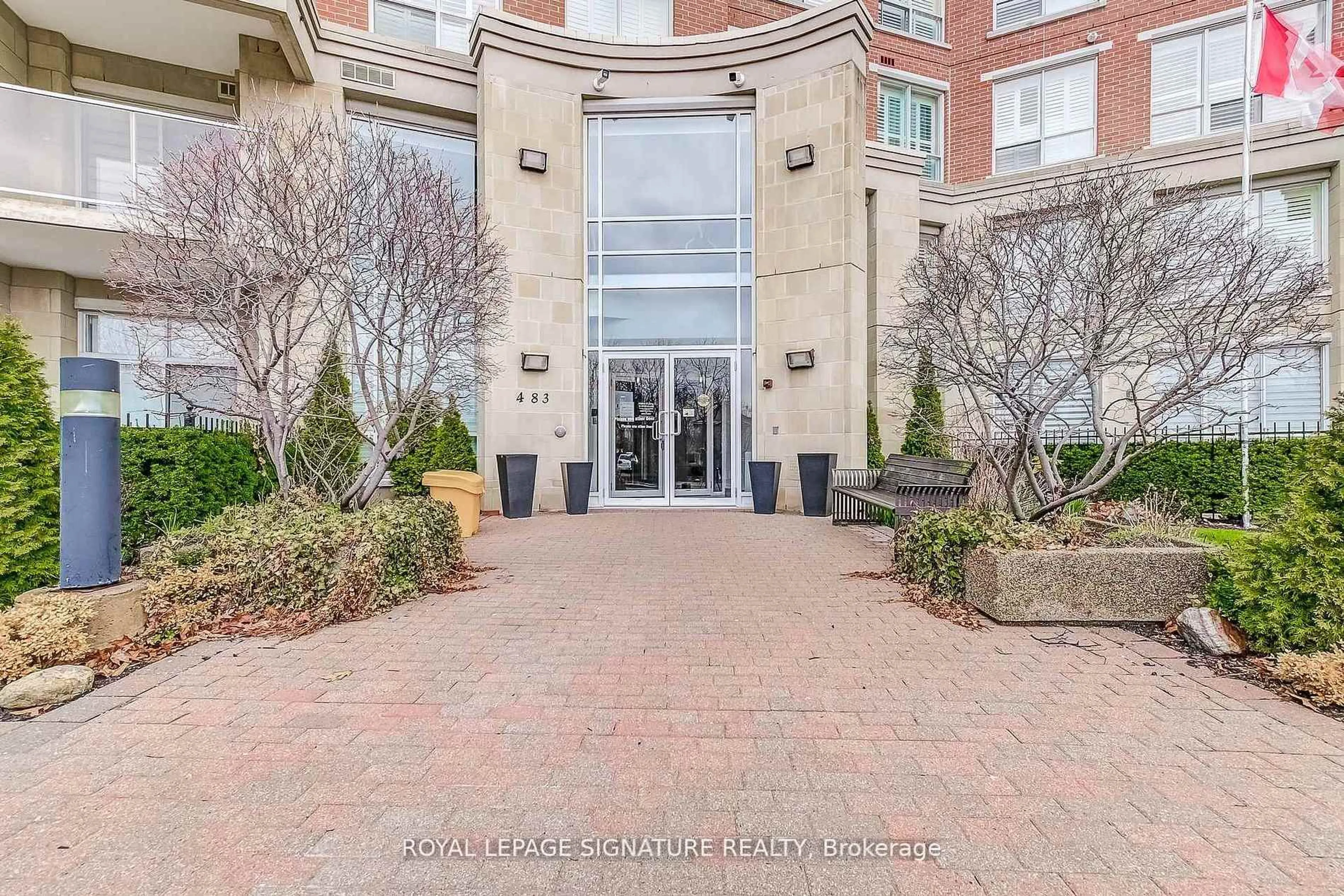Indoor foyer for 483 Faith Dr #301, Mississauga Ontario L5R 0A1