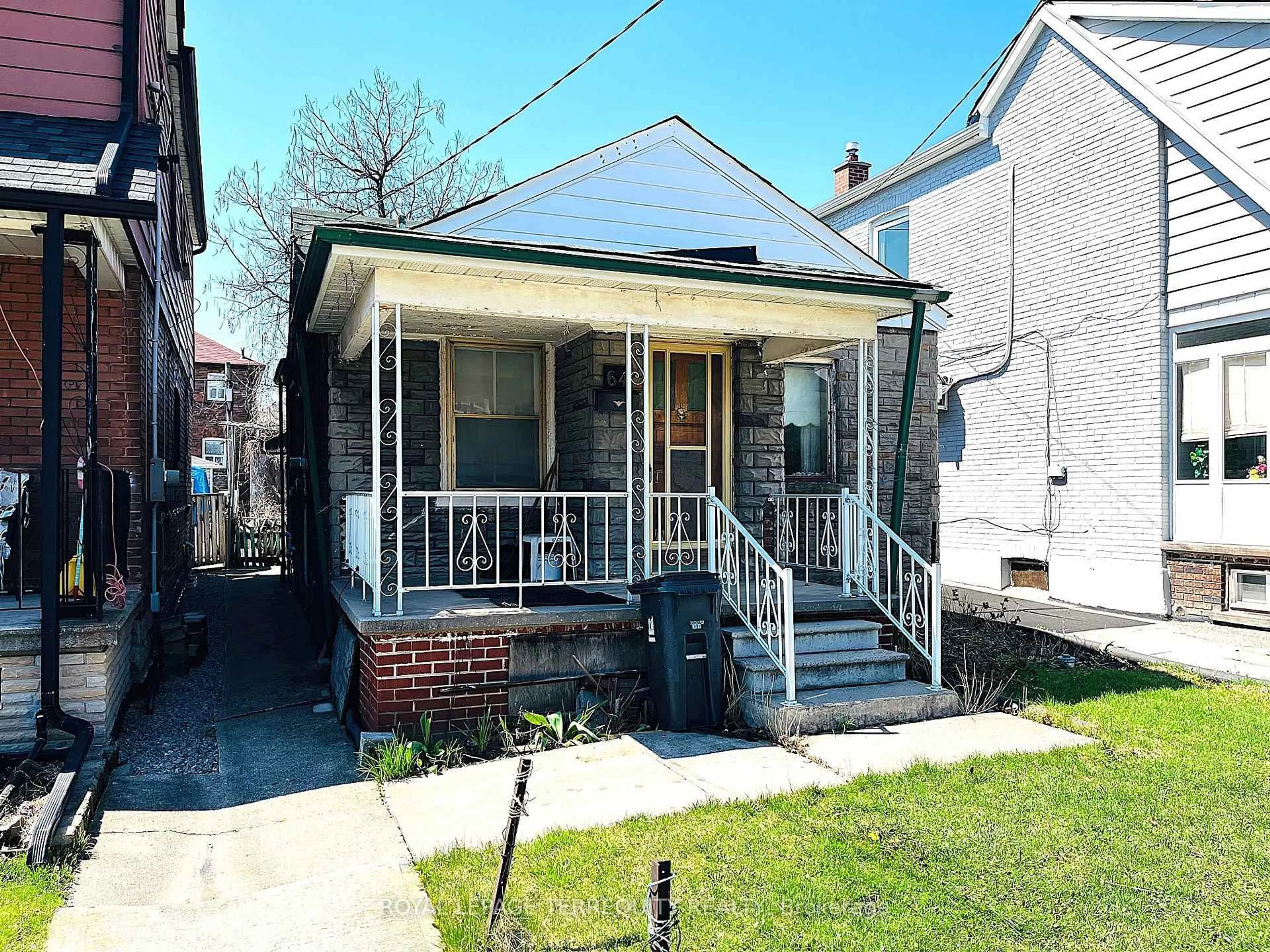 Unknown for 64 Chambers Ave, Toronto Ontario M6N 3M2