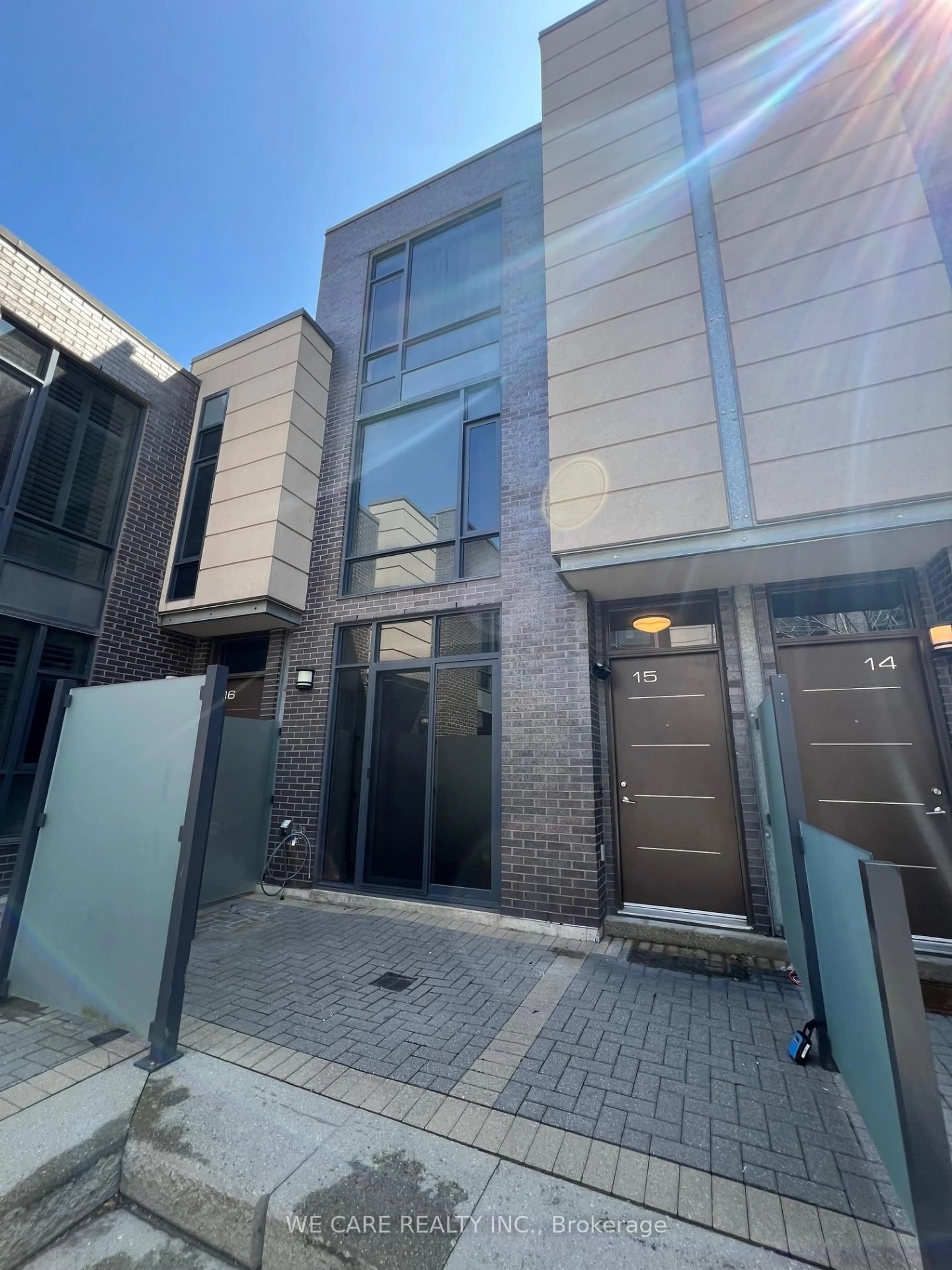 Unknown for 15 Valhalla Inn Rd #15, Toronto Ontario M9B 0B3