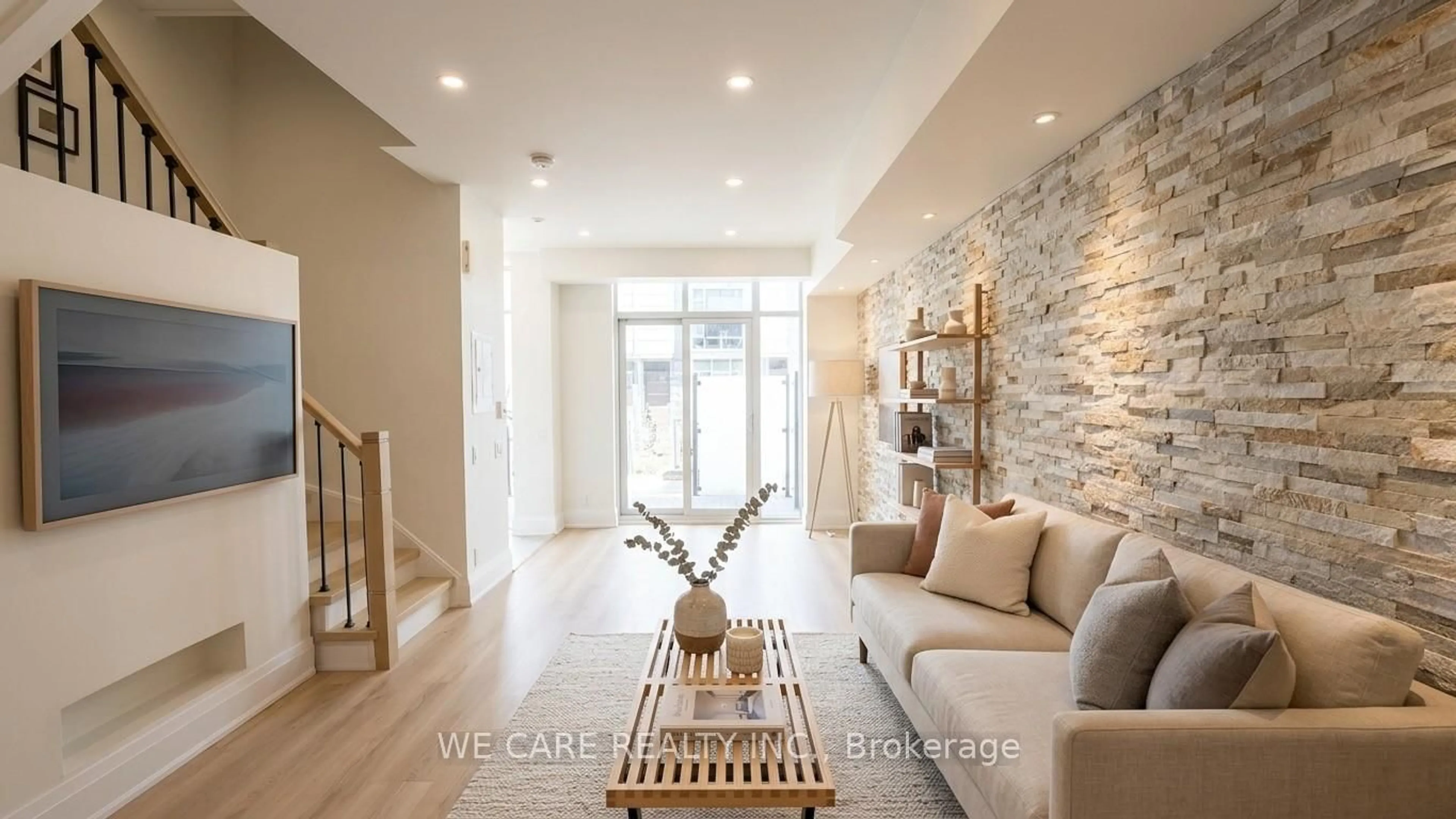 Indoor entryway for 15 Valhalla Inn Rd #15, Toronto Ontario M9B 0B3