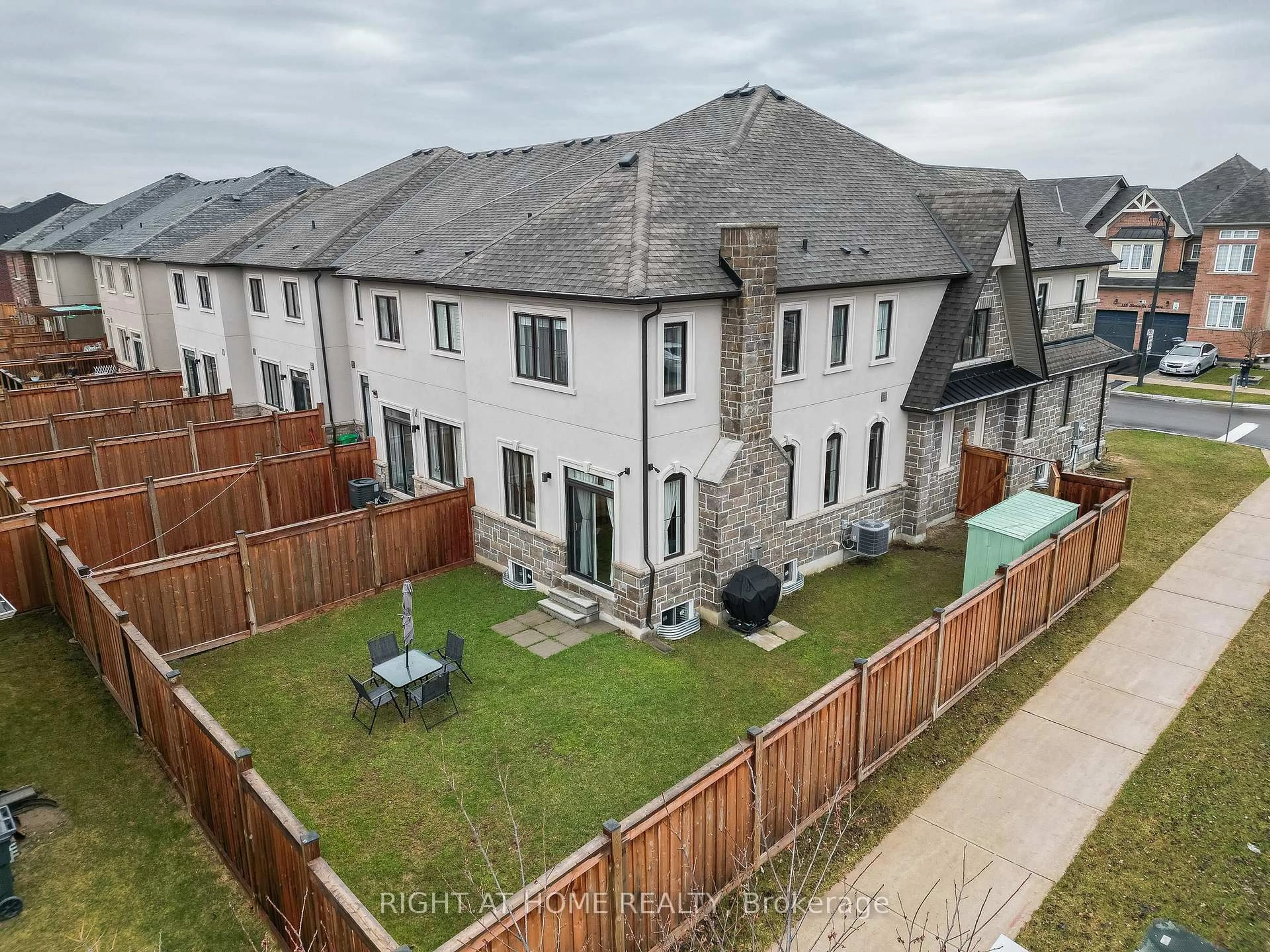 A pic from outside/outdoor area/front of a property/back of a property/a pic from drone, unknown for 133 Benadir Ave, Caledon Ontario L7C 4E7