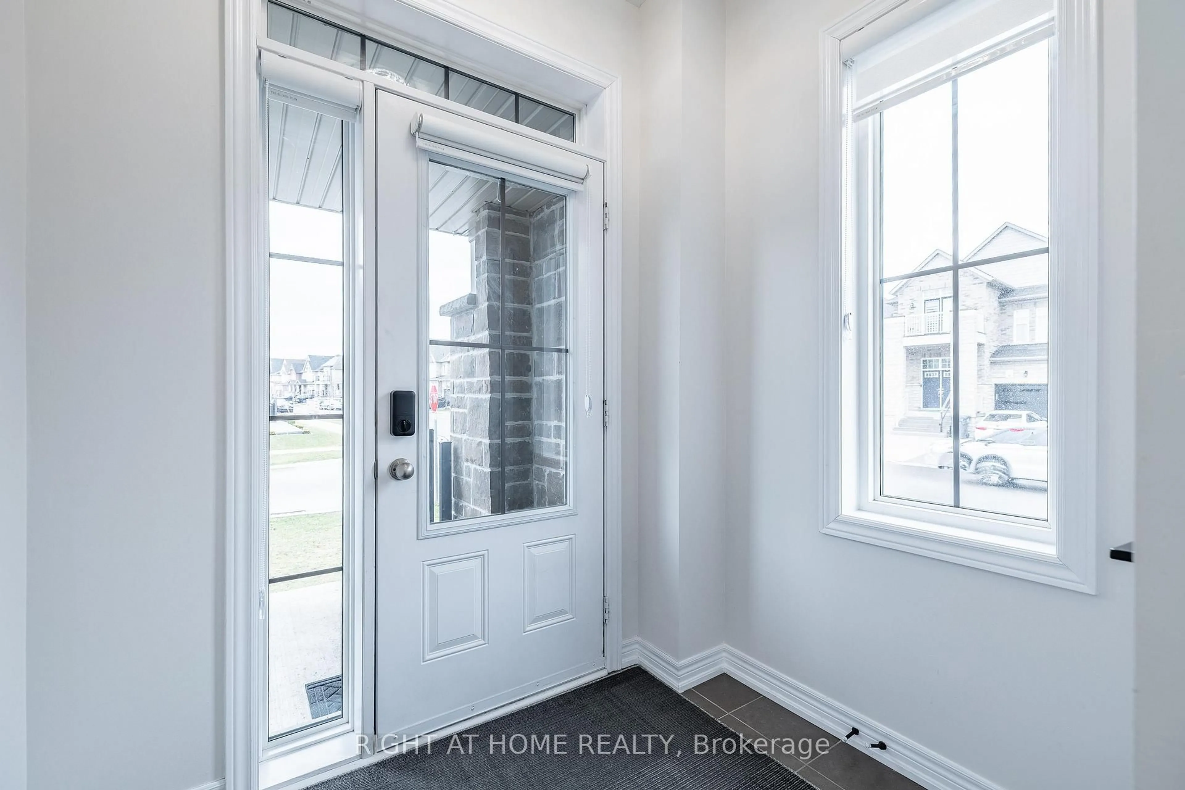 Indoor entryway for 133 Benadir Ave, Caledon Ontario L7C 4E7