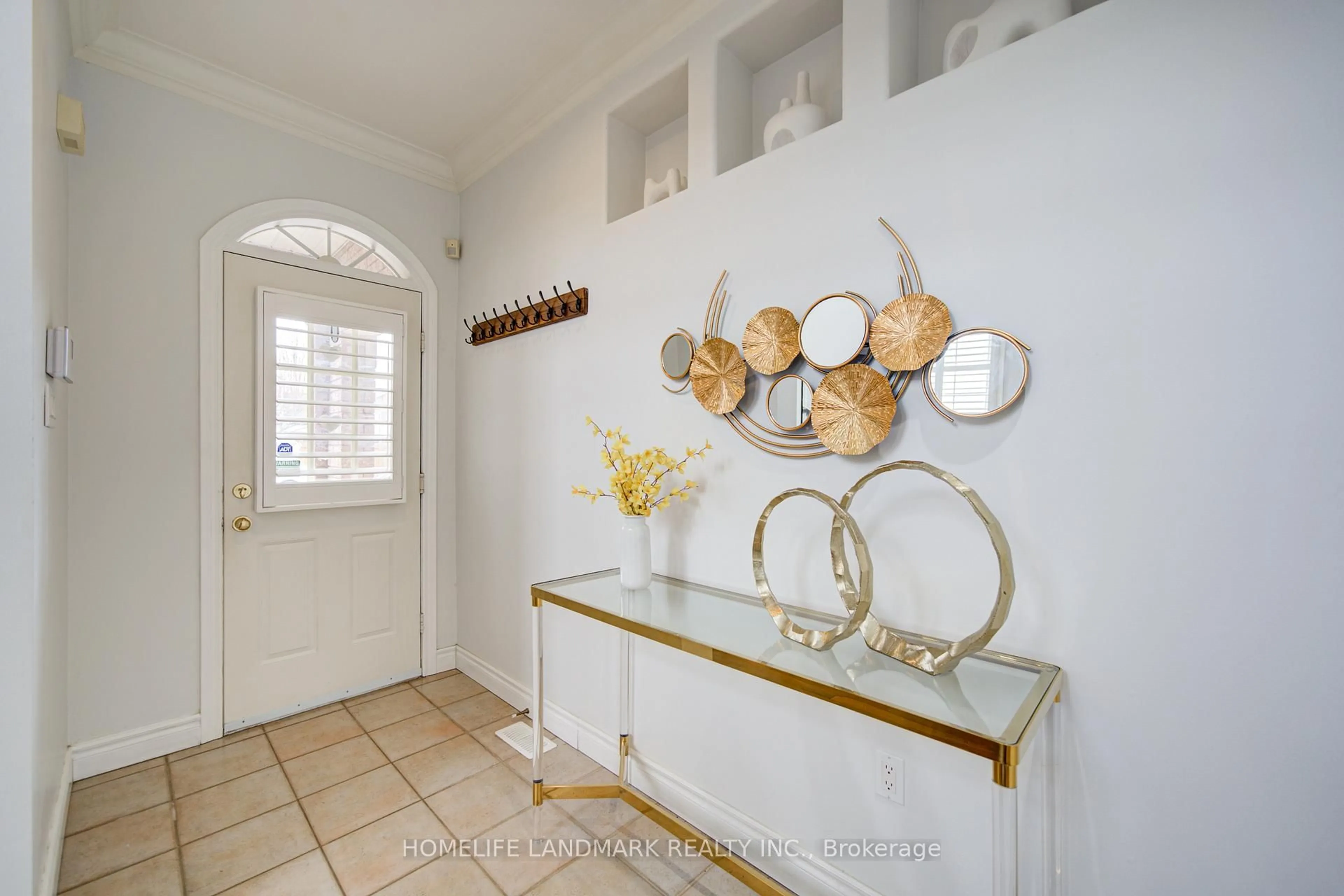 Indoor entryway for 5041 Dryden Ave, Burlington Ontario L7L 6G8